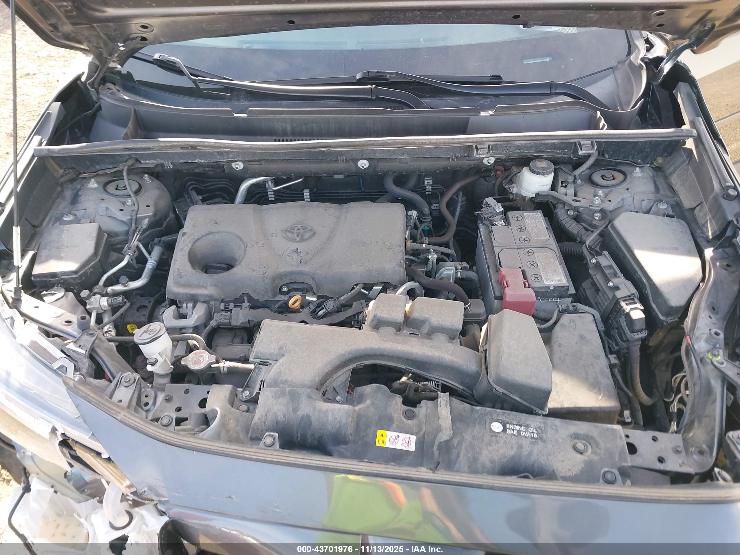 TOYOTA RAV4 image 10