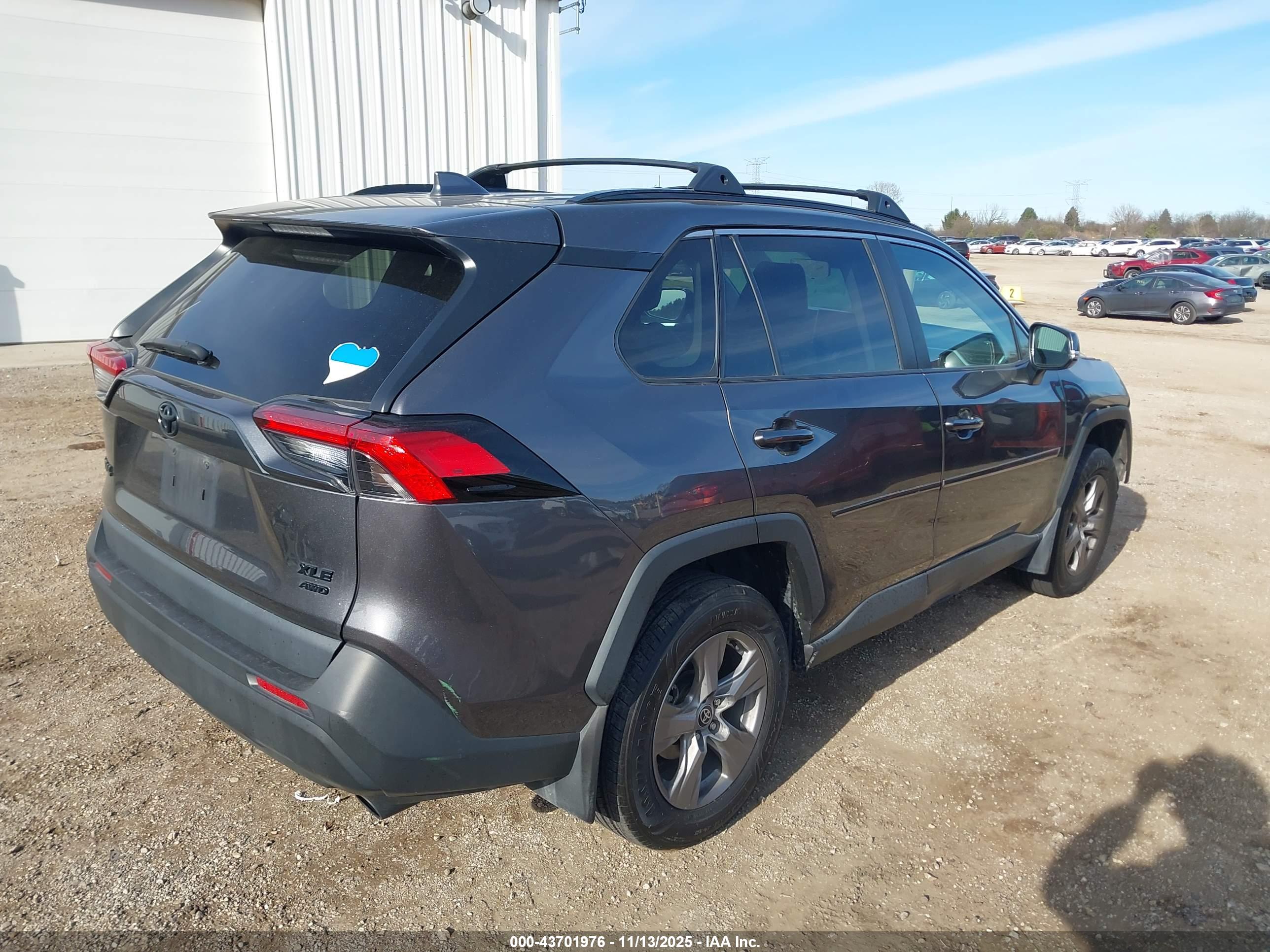 TOYOTA RAV4 image 4