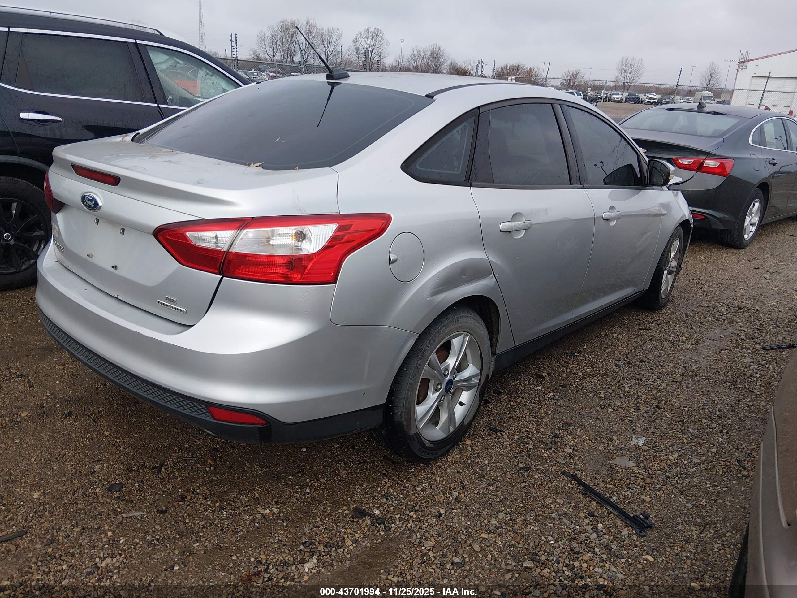 FORD FOCUS image 4