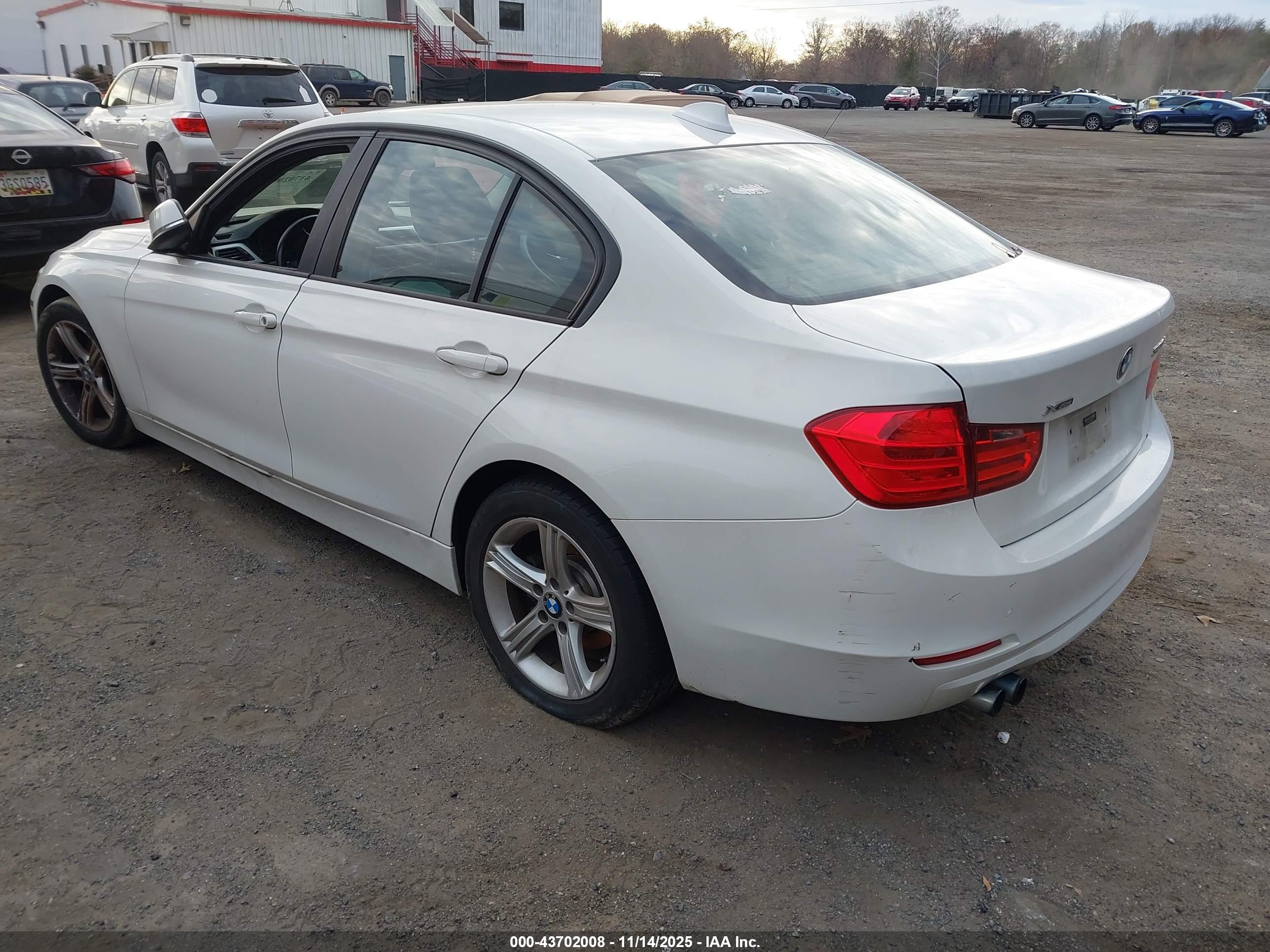 BMW 328I image 3