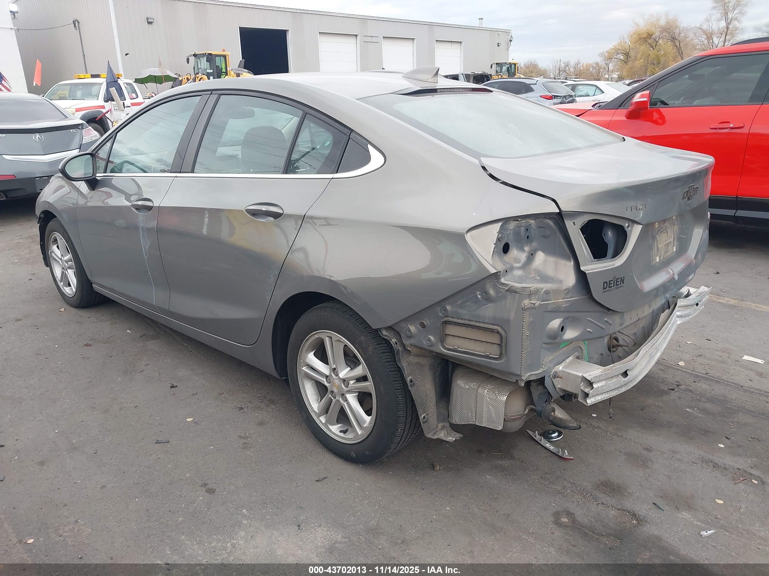 CHEVROLET CRUZE image 3