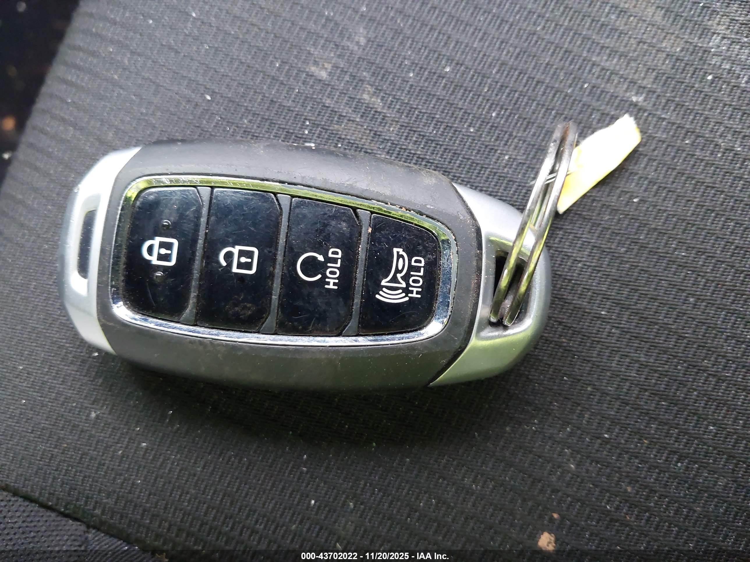 HYUNDAI VENUE image 11