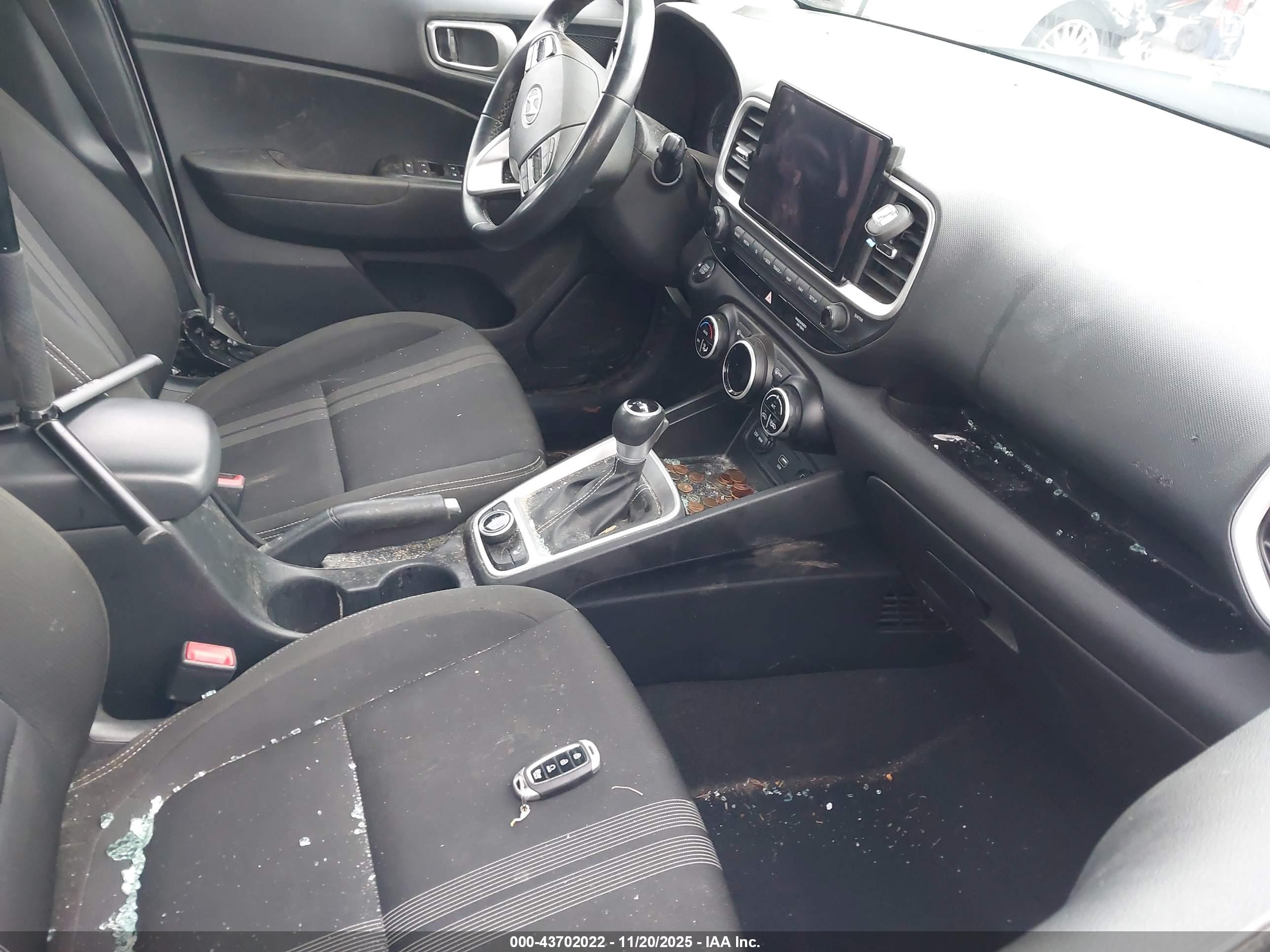 HYUNDAI VENUE image 5