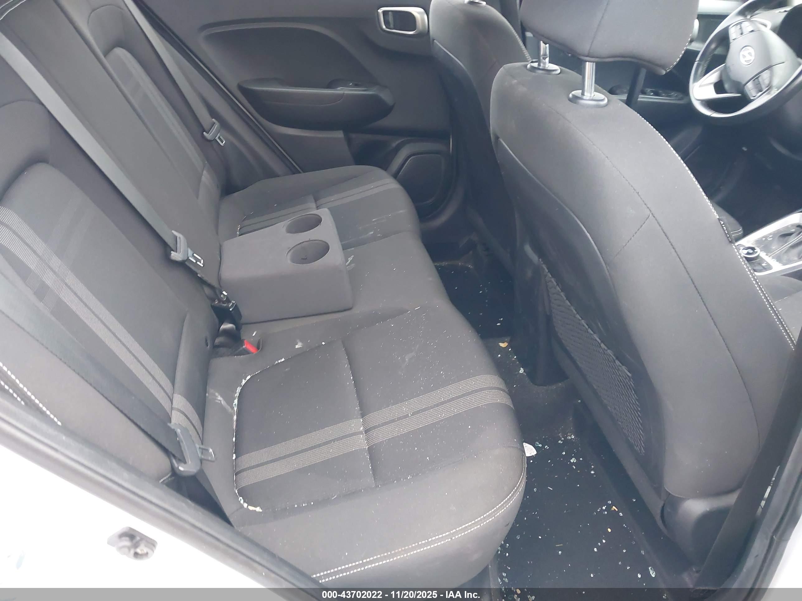 HYUNDAI VENUE image 8