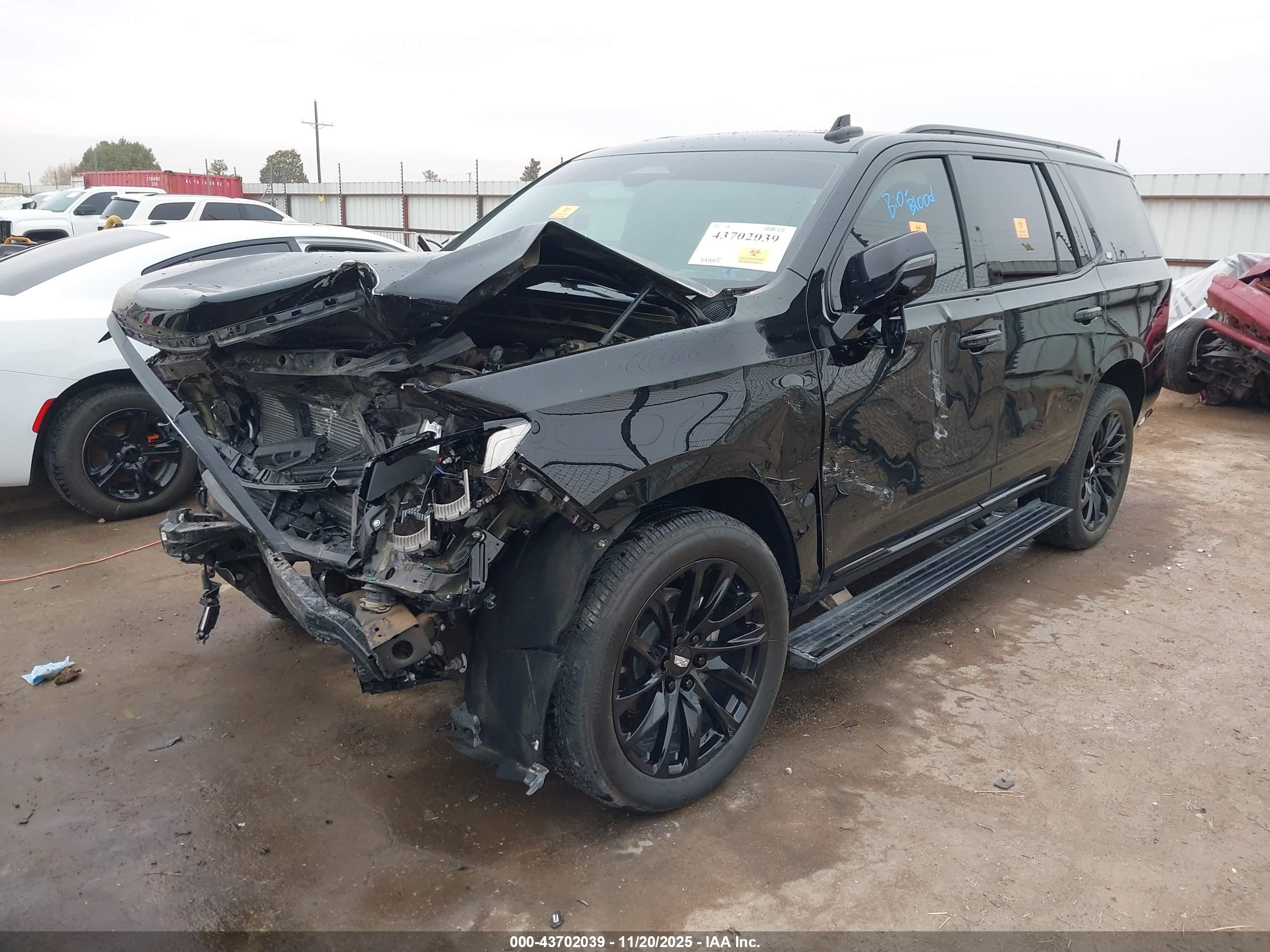 CADILLAC ESCALADE image 2