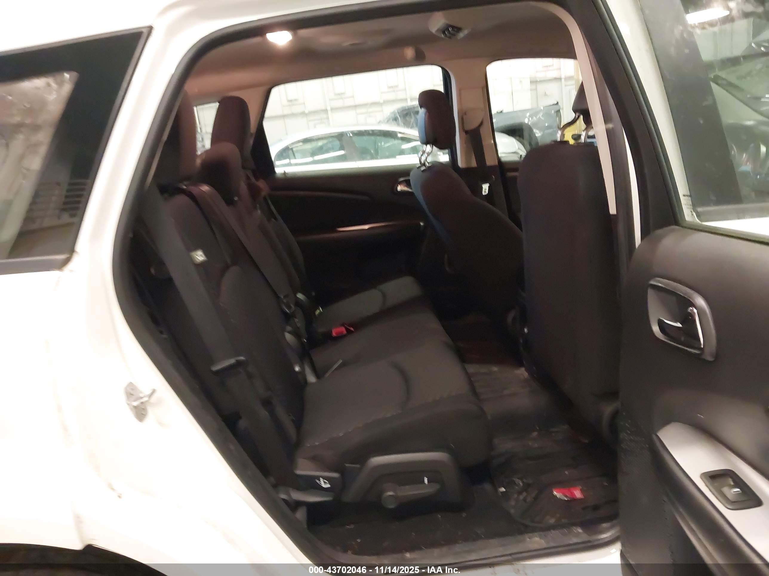 DODGE JOURNEY image 8