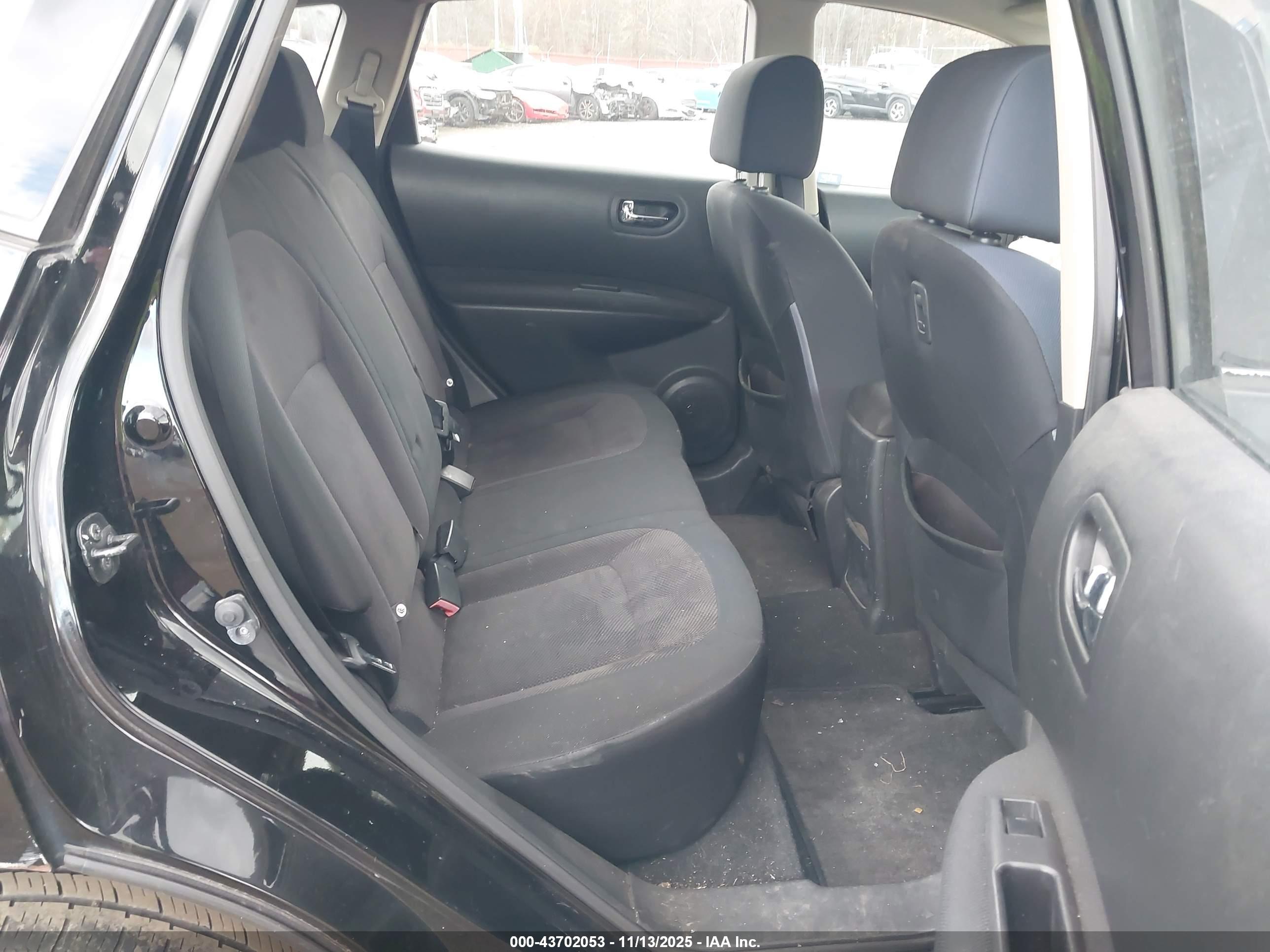 NISSAN ROGUE image 8