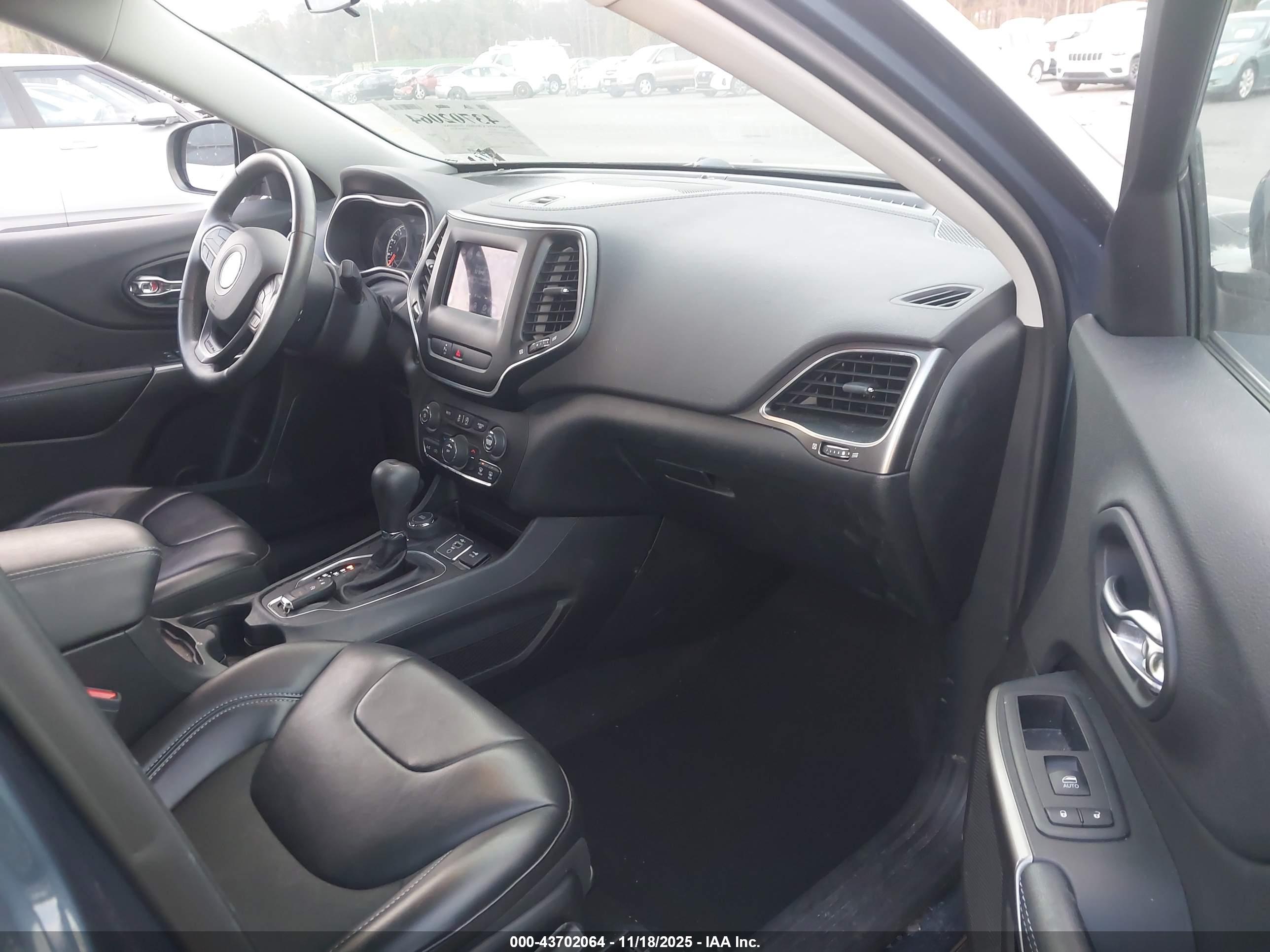 JEEP CHEROKEE image 5