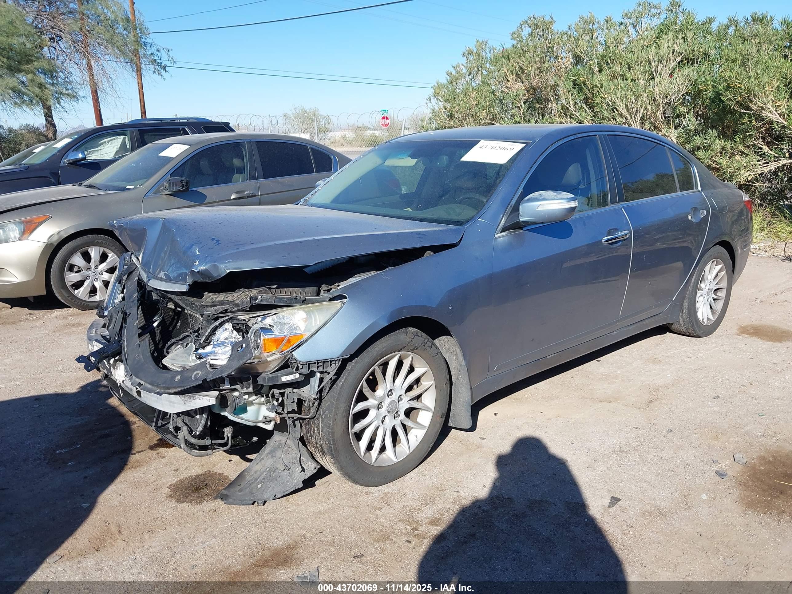 HYUNDAI GENESIS image 6