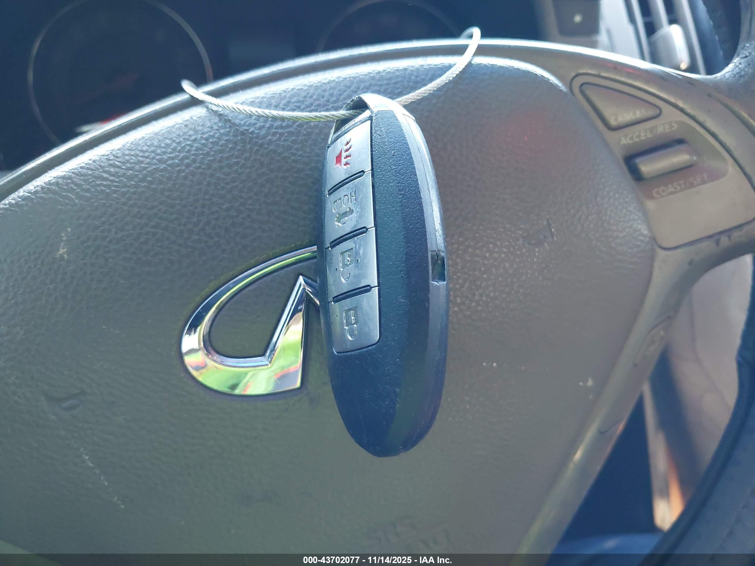 INFINITI G37 image 11