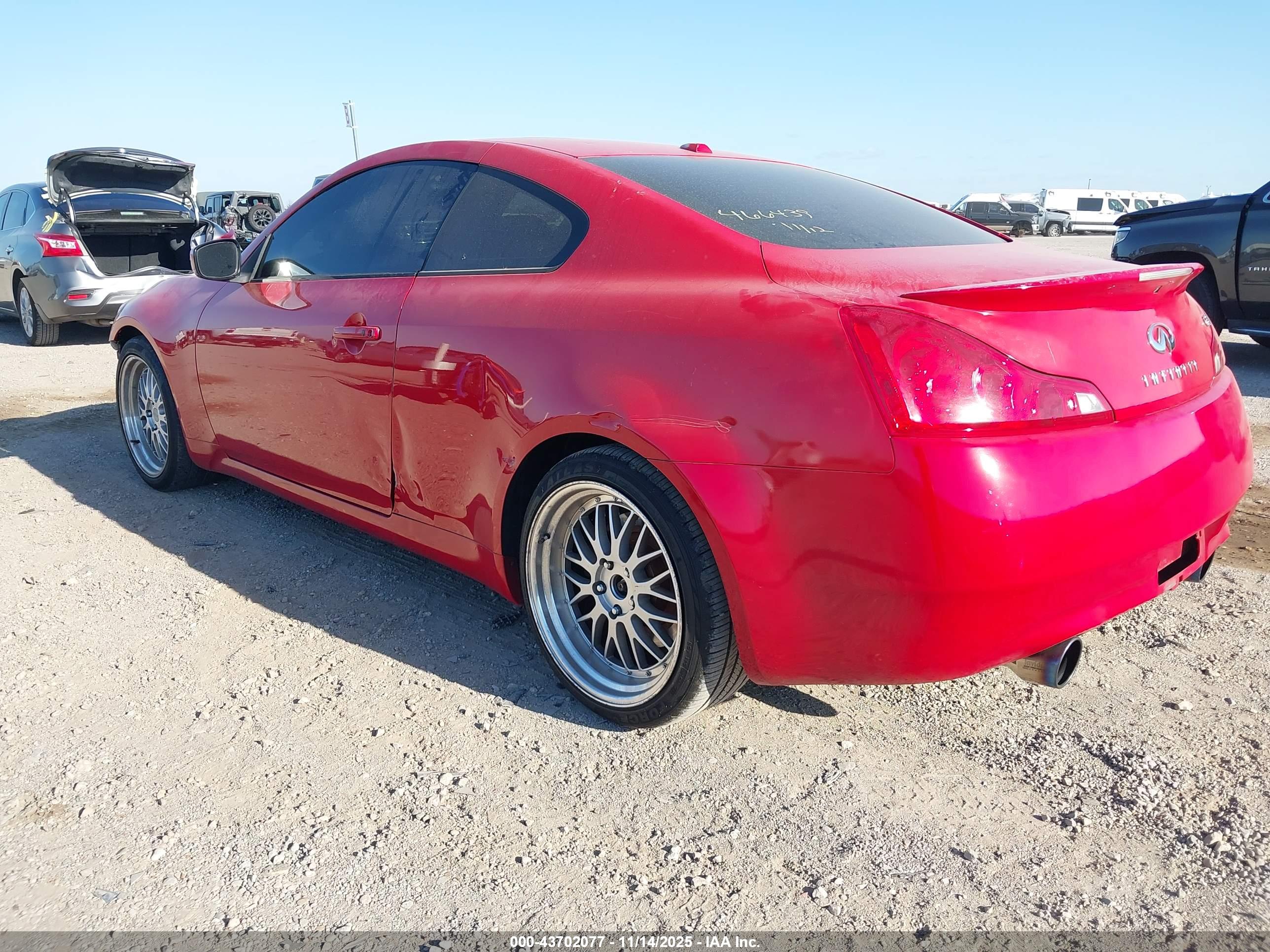 INFINITI G37 image 3