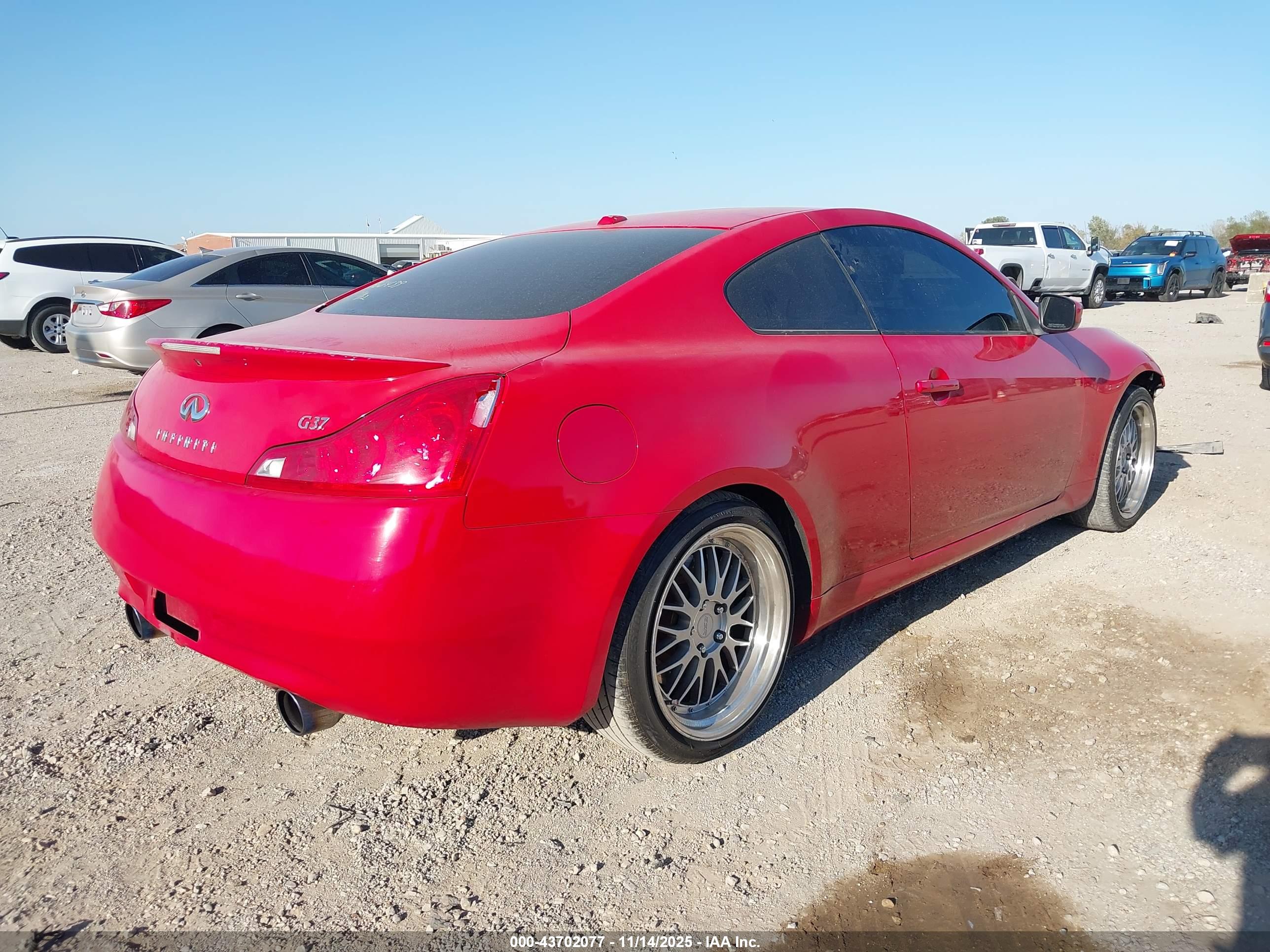INFINITI G37 image 4