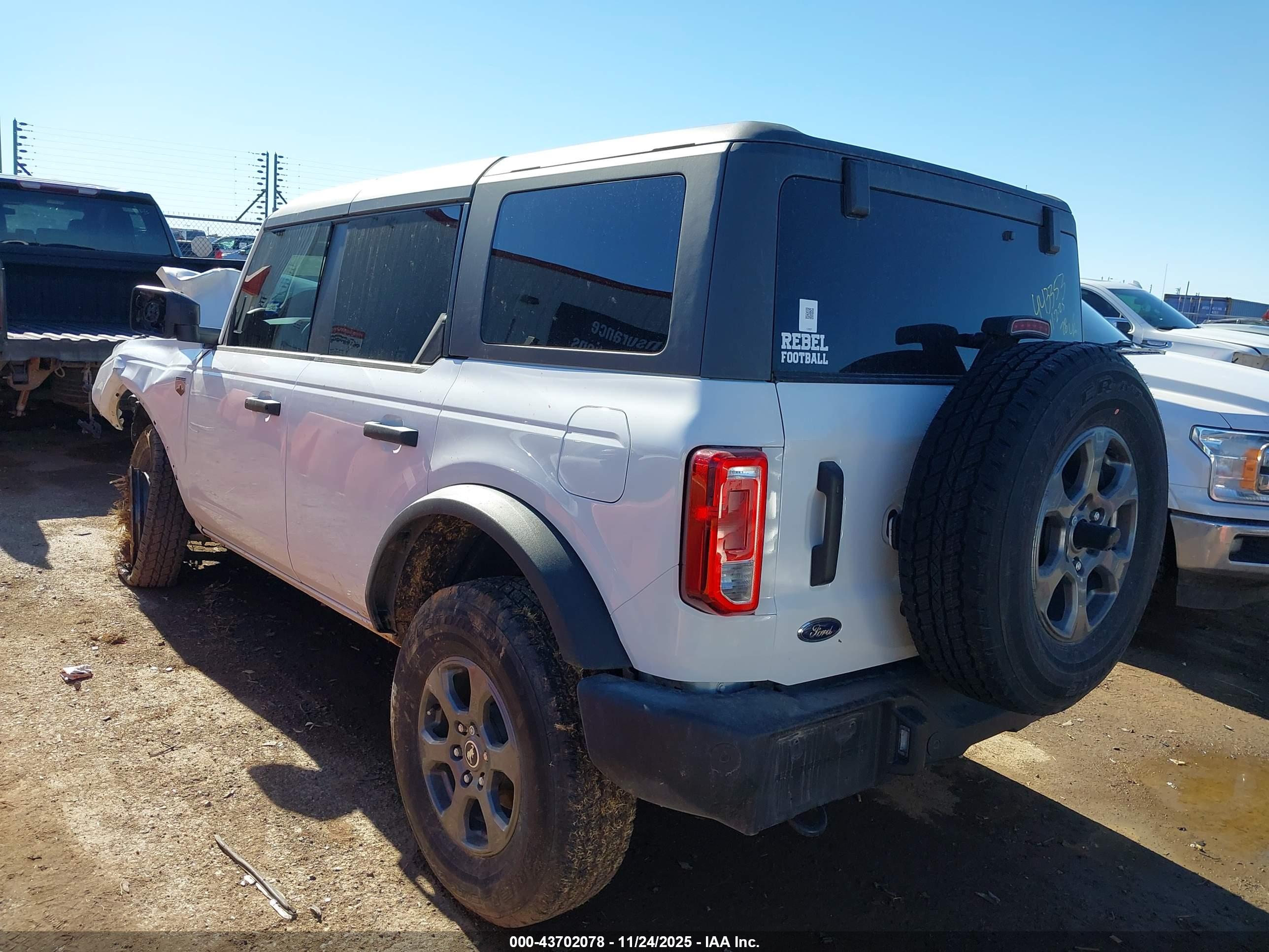 FORD BRONCO image 3