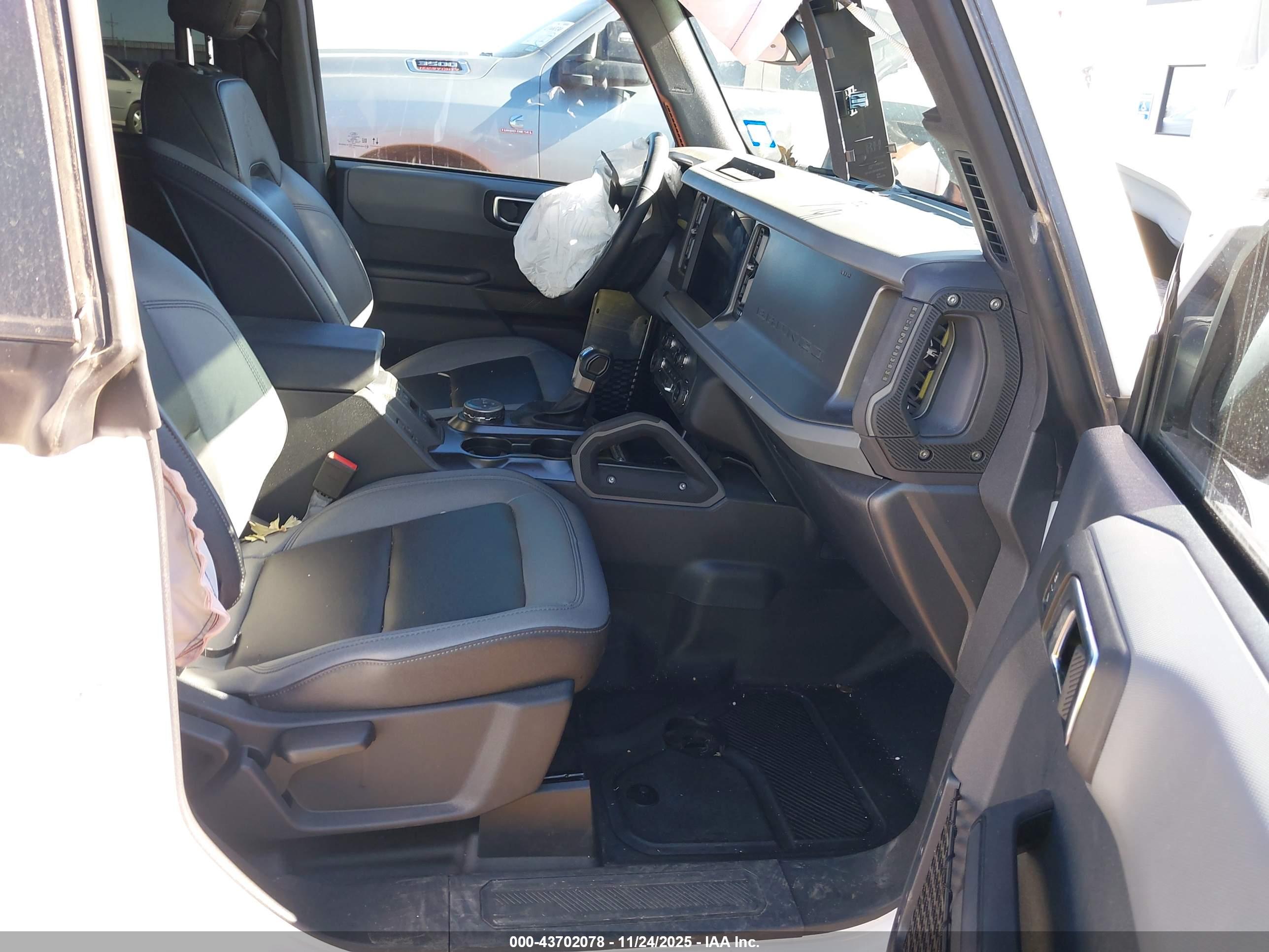 FORD BRONCO image 5