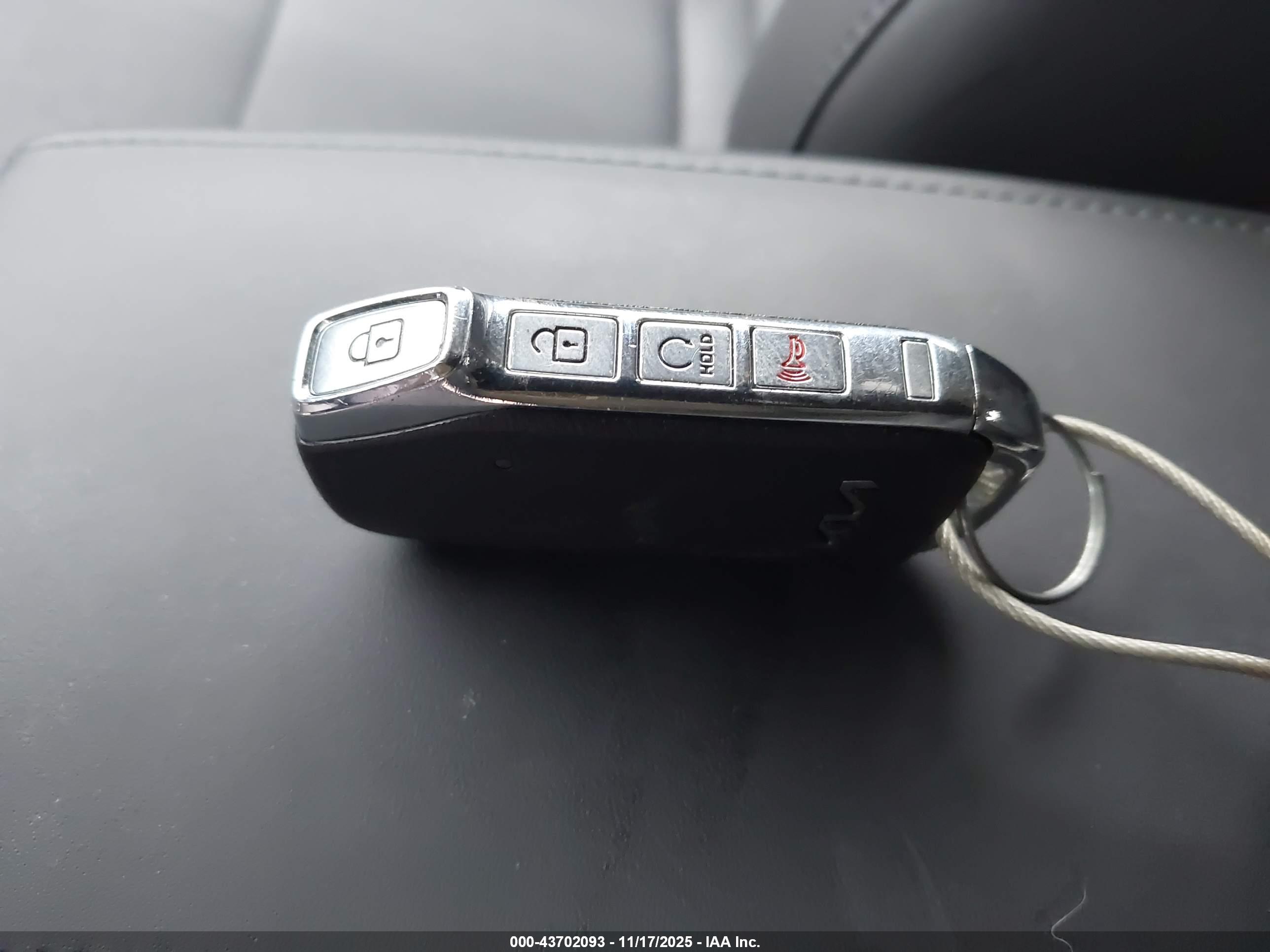 KIA NIRO image 11