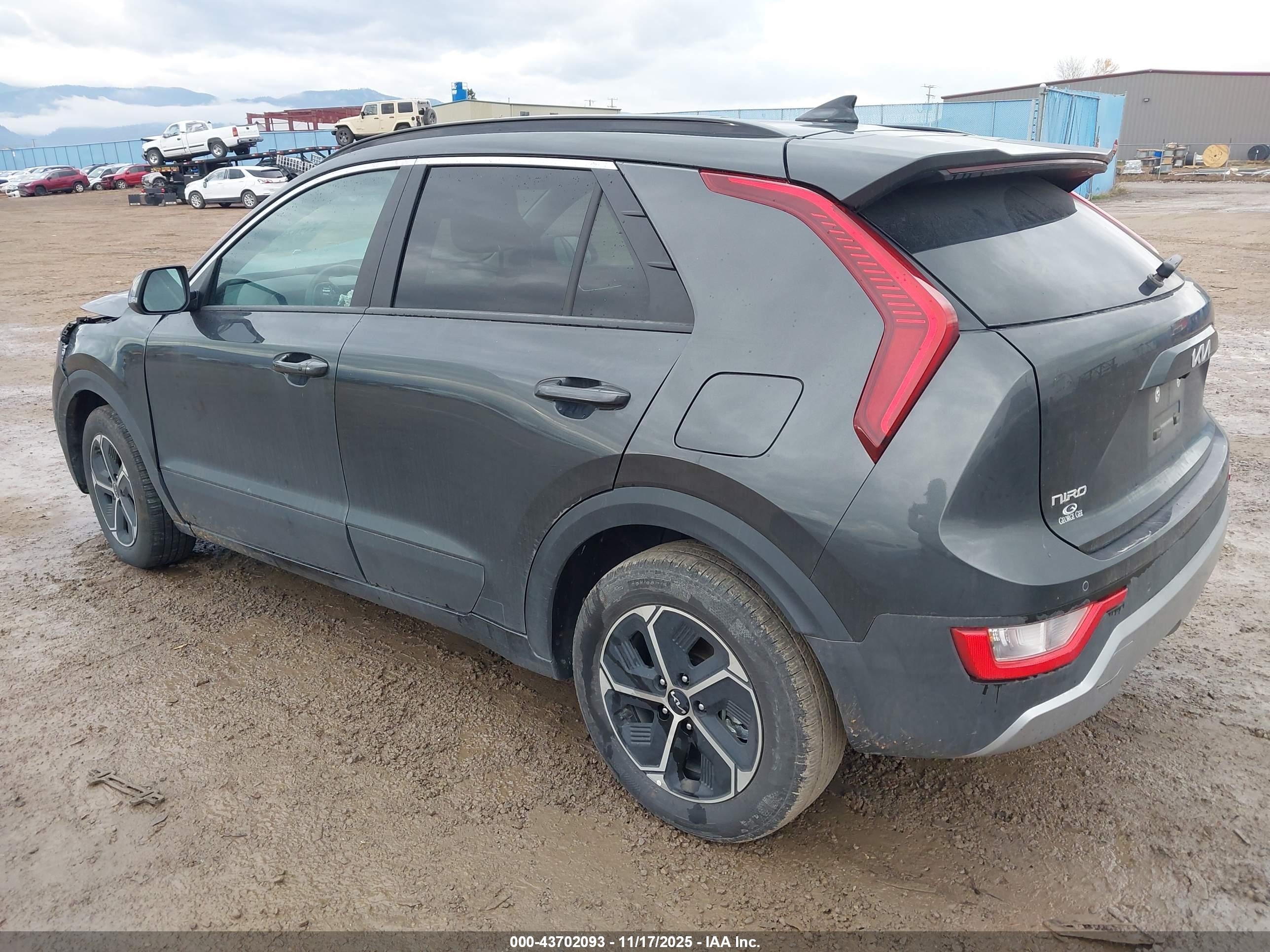 KIA NIRO image 3