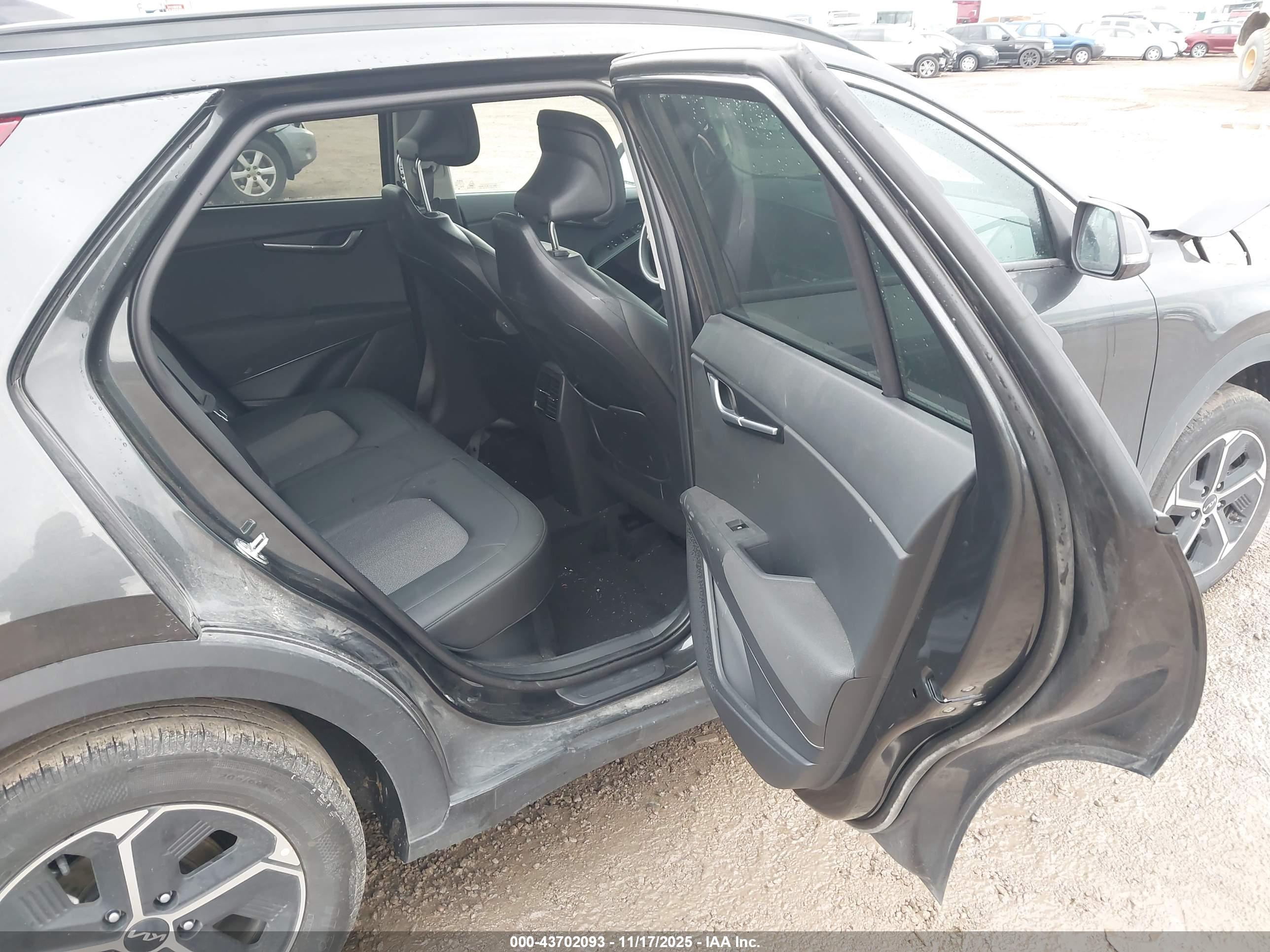 KIA NIRO image 8