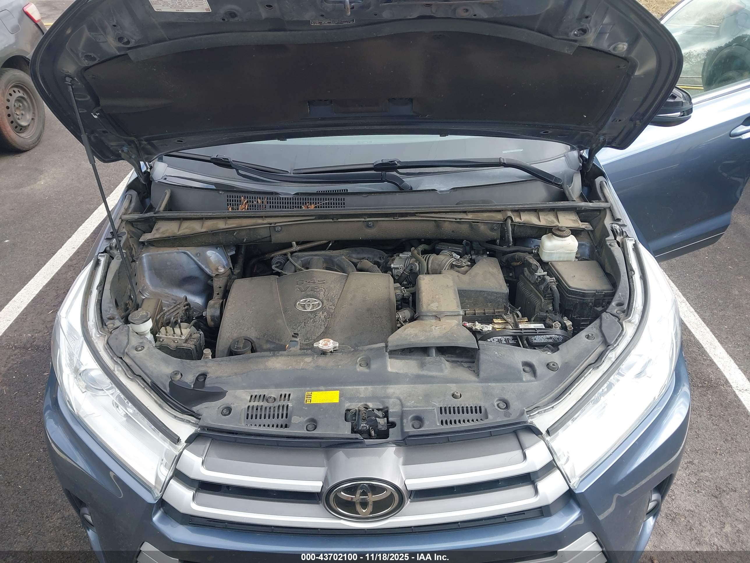 TOYOTA HIGHLANDER image 10
