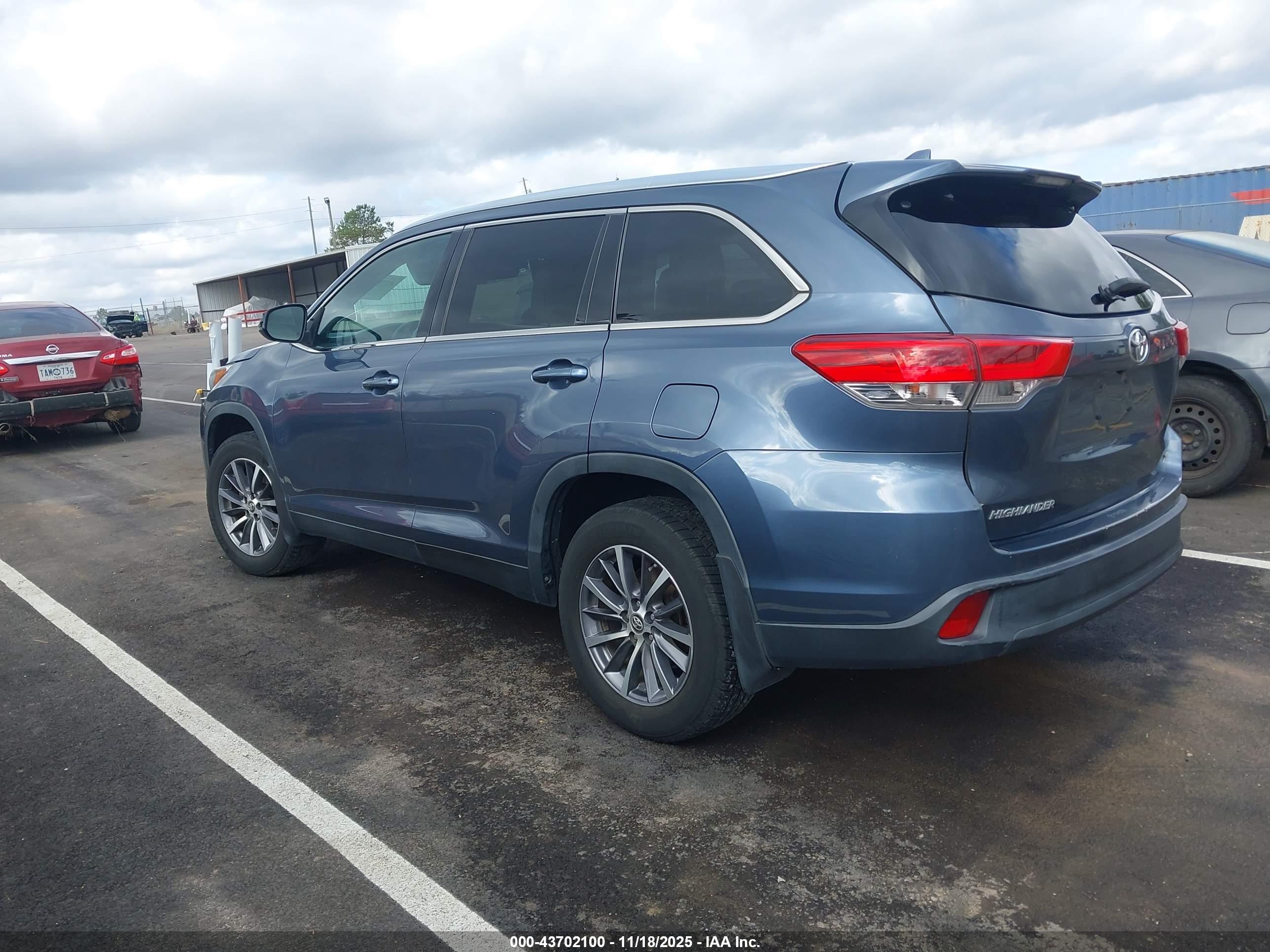 TOYOTA HIGHLANDER image 3