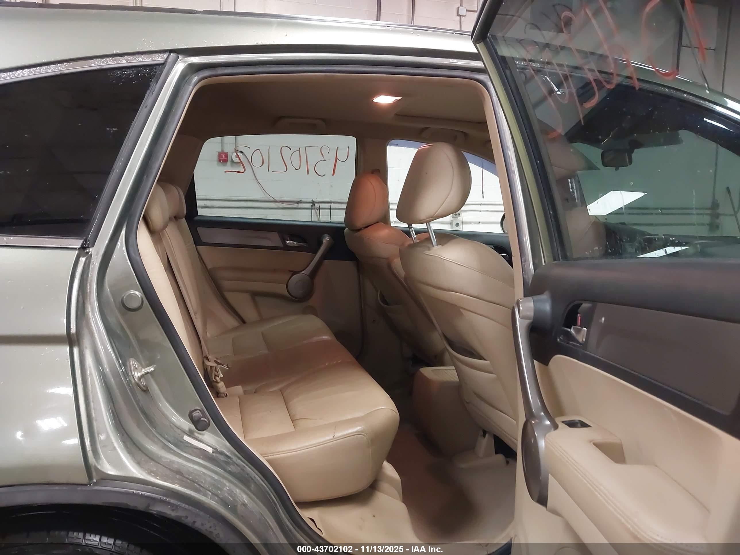 HONDA CR-V image 8