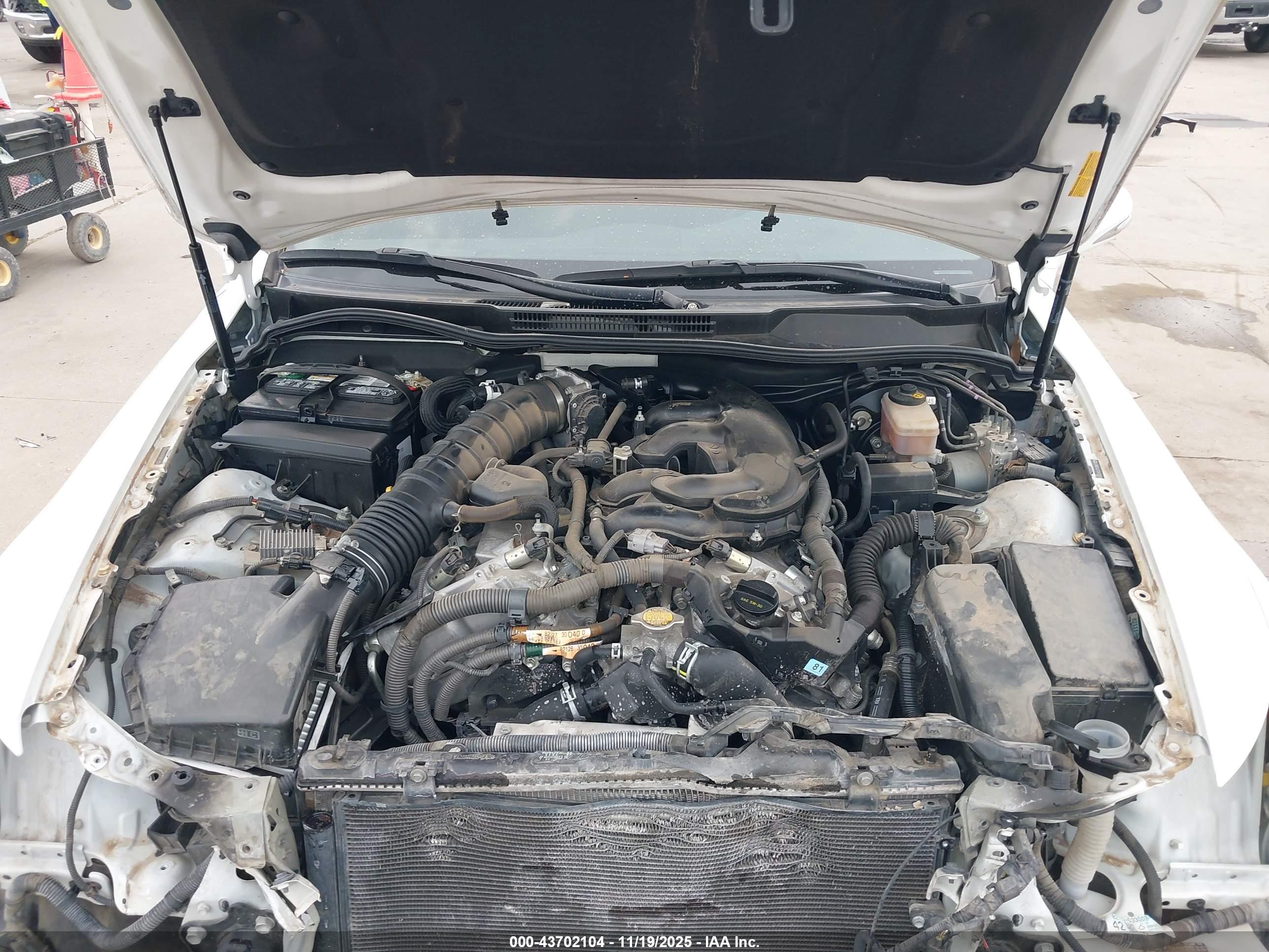 LEXUS IS image 10