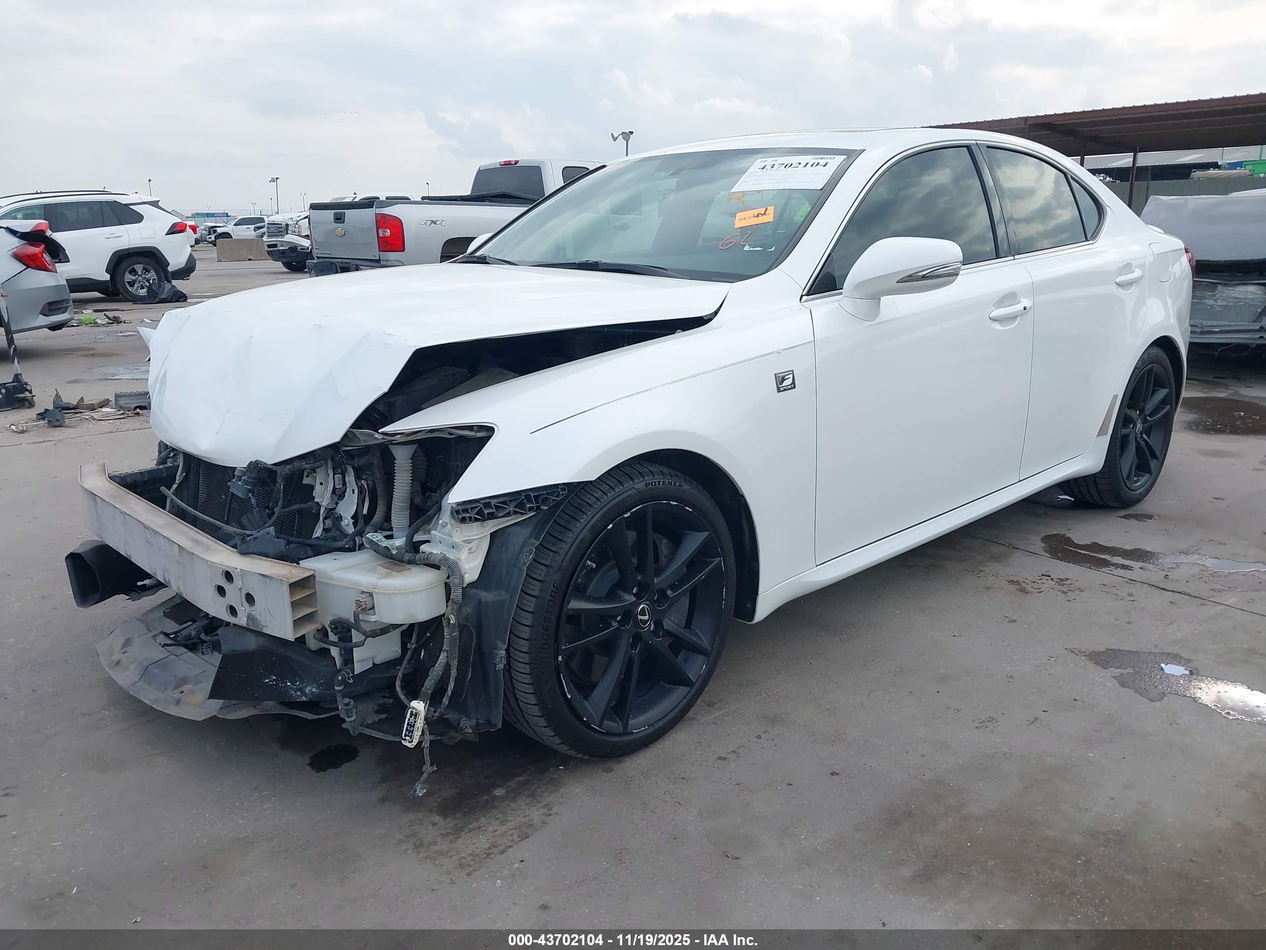 LEXUS IS image 2