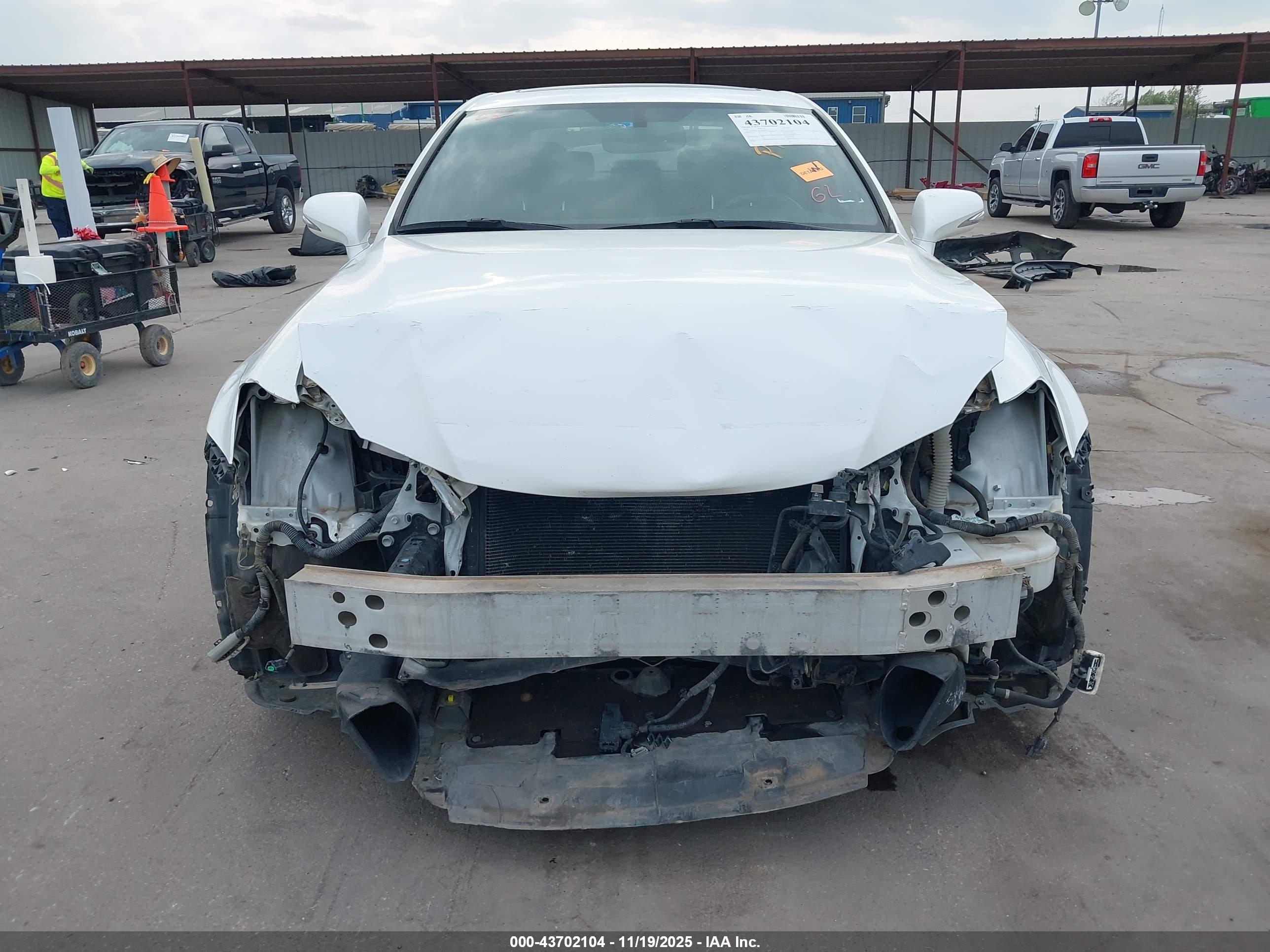 LEXUS IS image 6