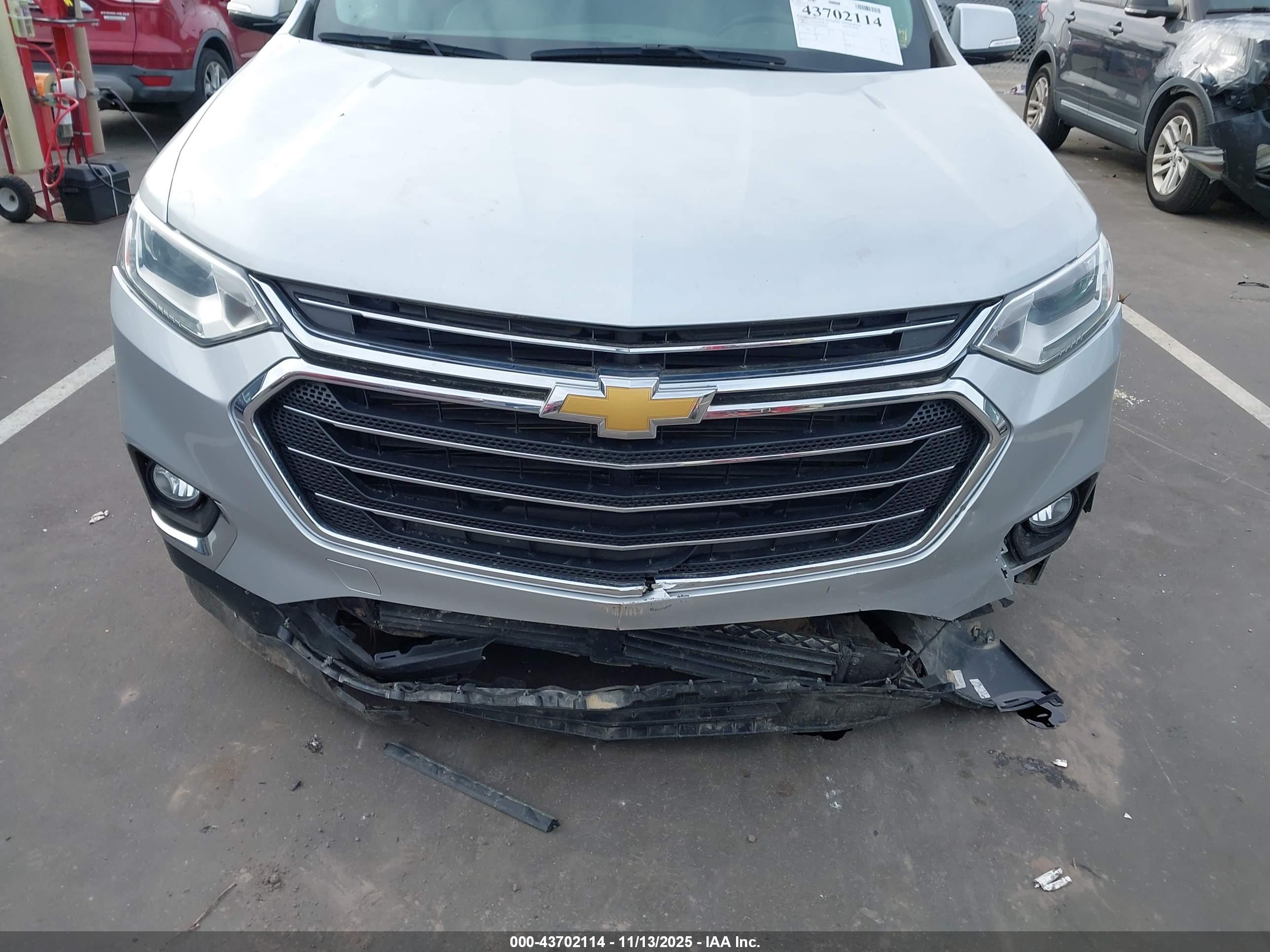 CHEVROLET TRAVERSE image 6