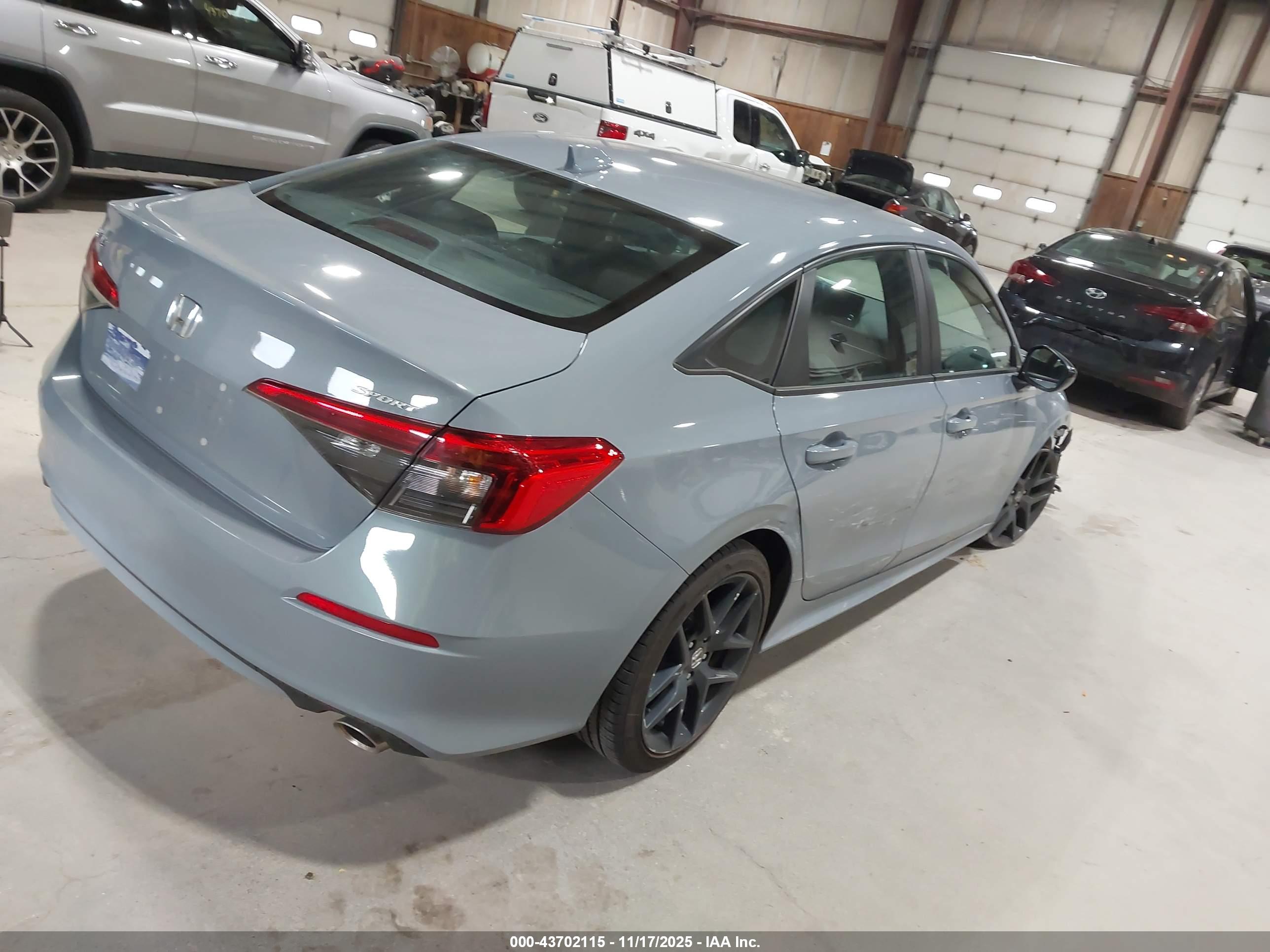 HONDA CIVIC image 4
