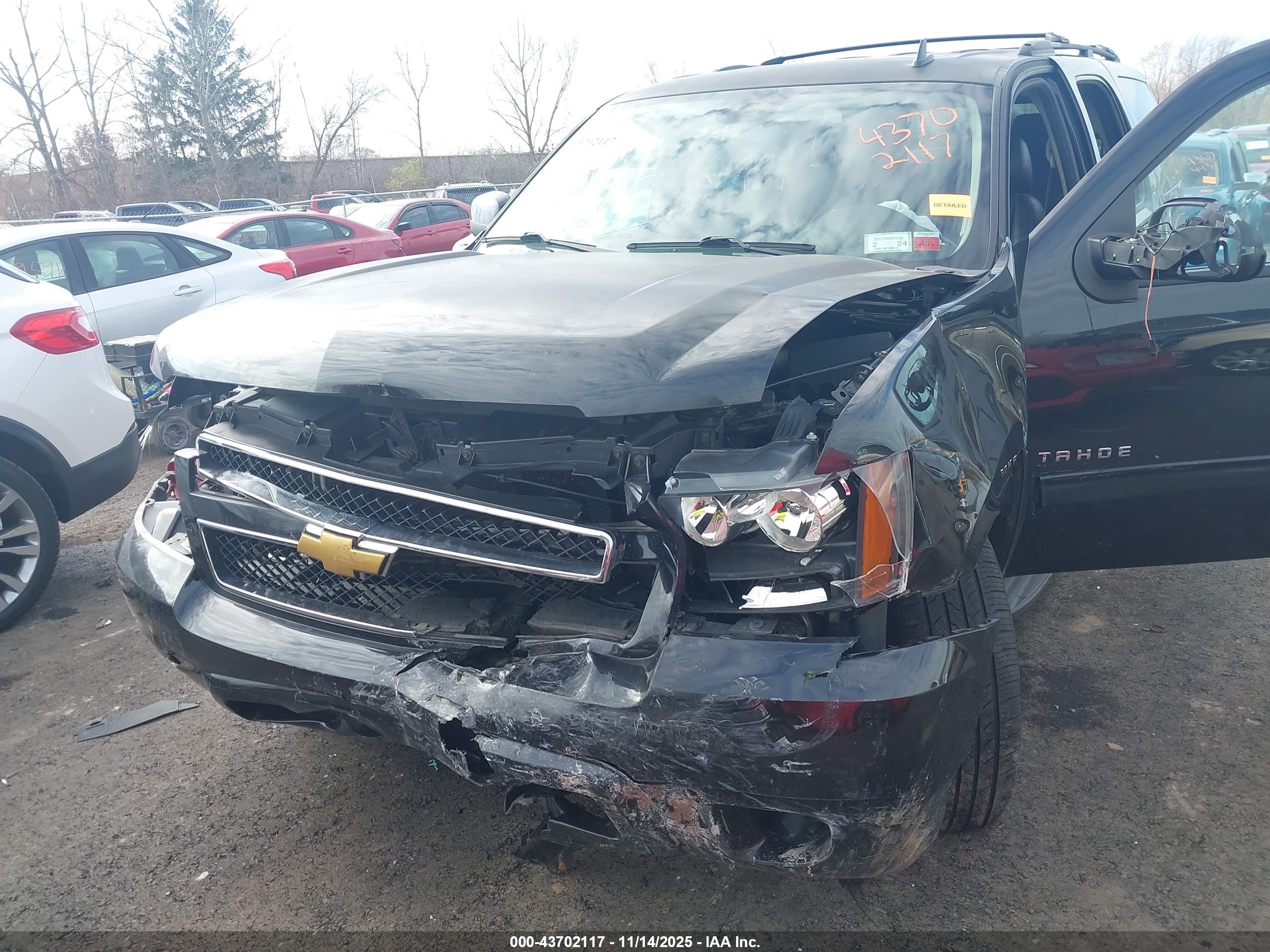CHEVROLET TAHOE image 6