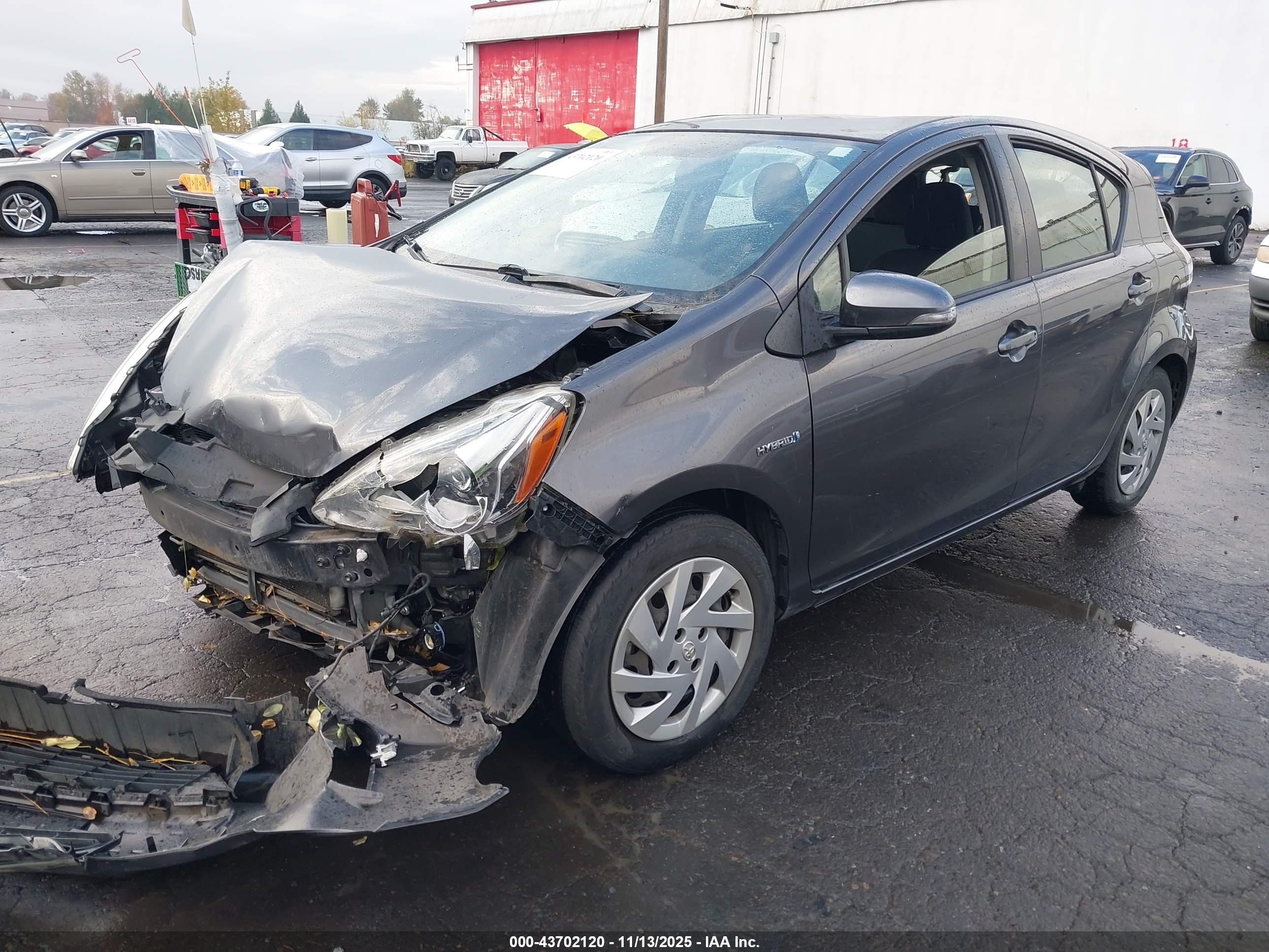 TOYOTA PRIUS image 2