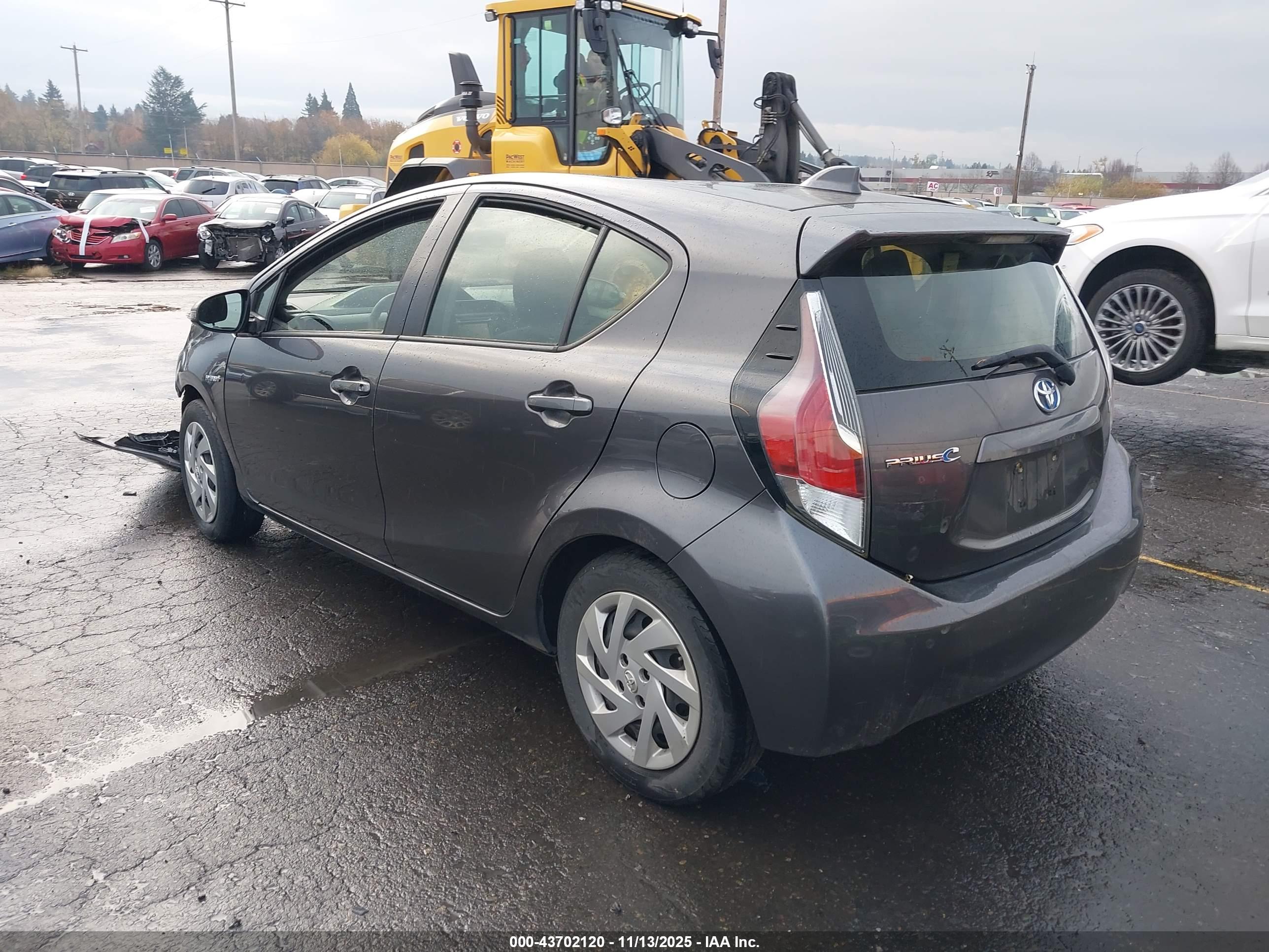 TOYOTA PRIUS image 3