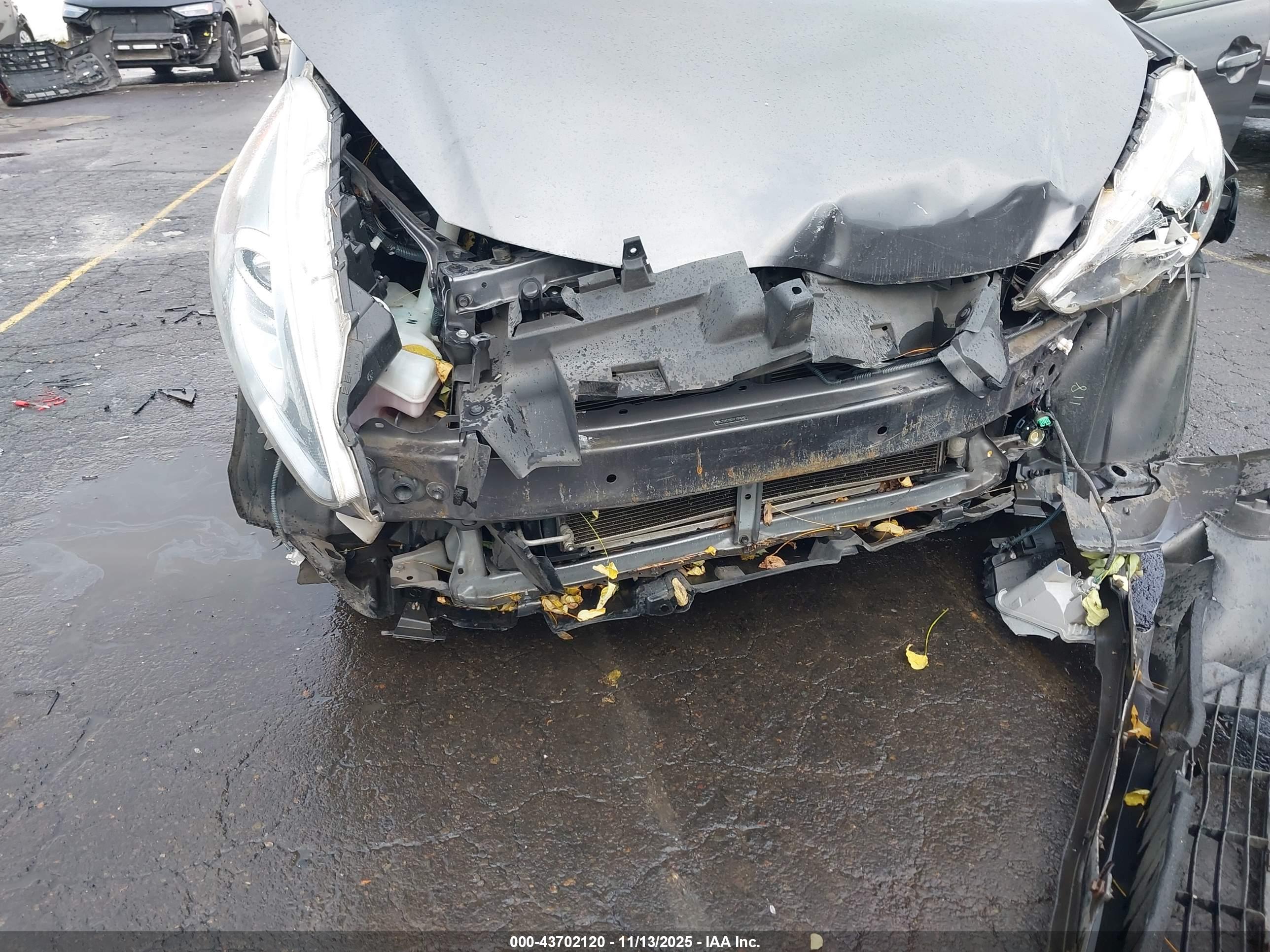 TOYOTA PRIUS image 6