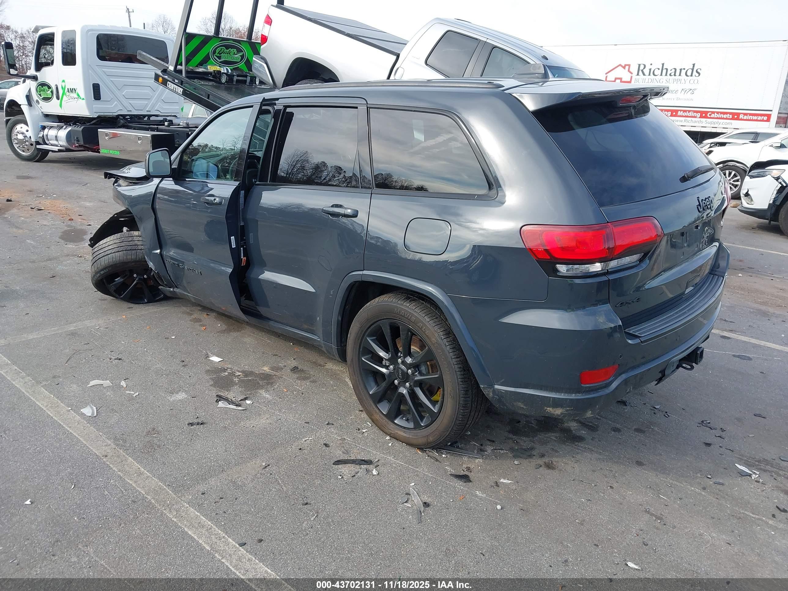 JEEP GRAND image 3