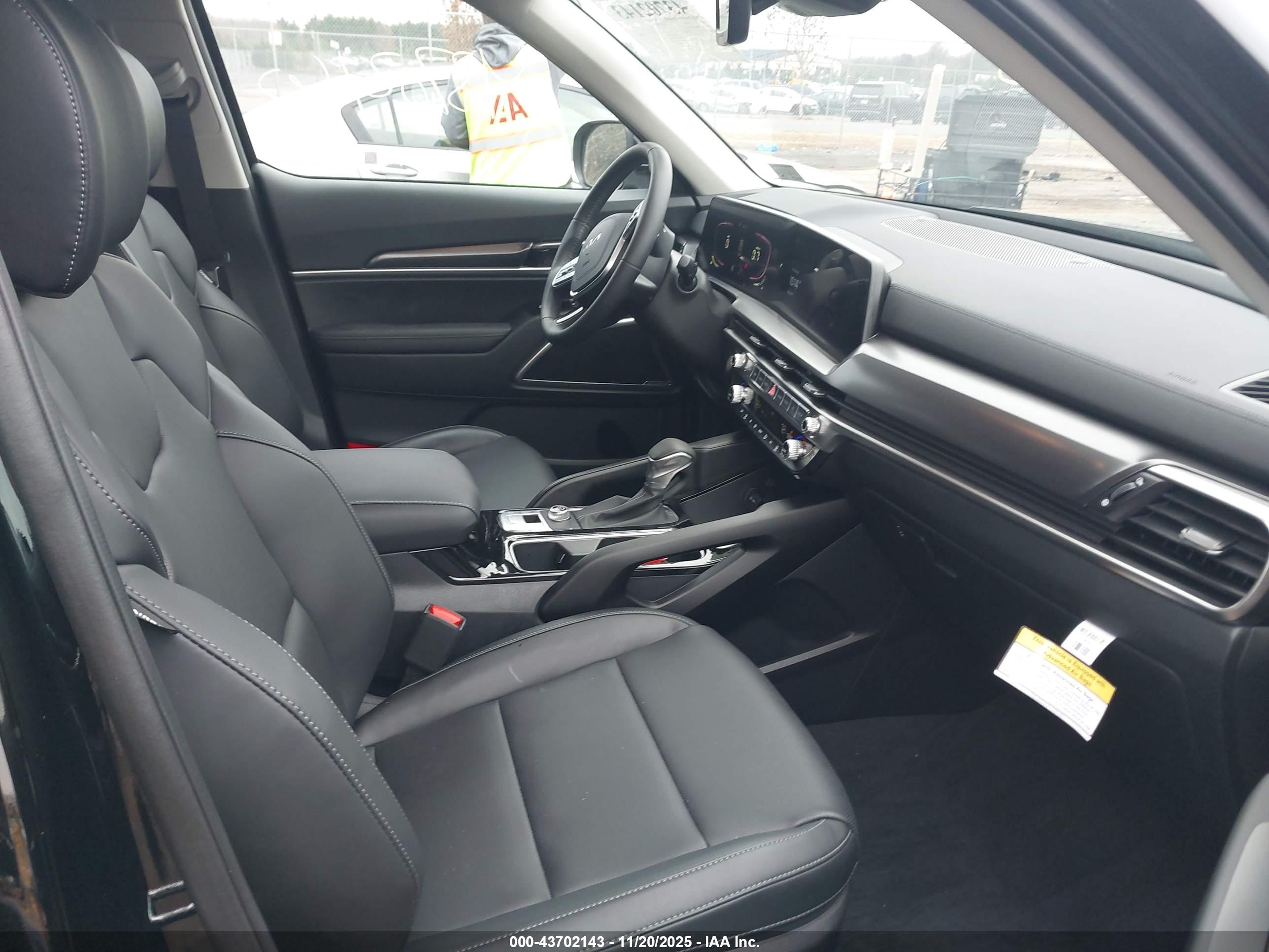 KIA TELLURIDE image 5