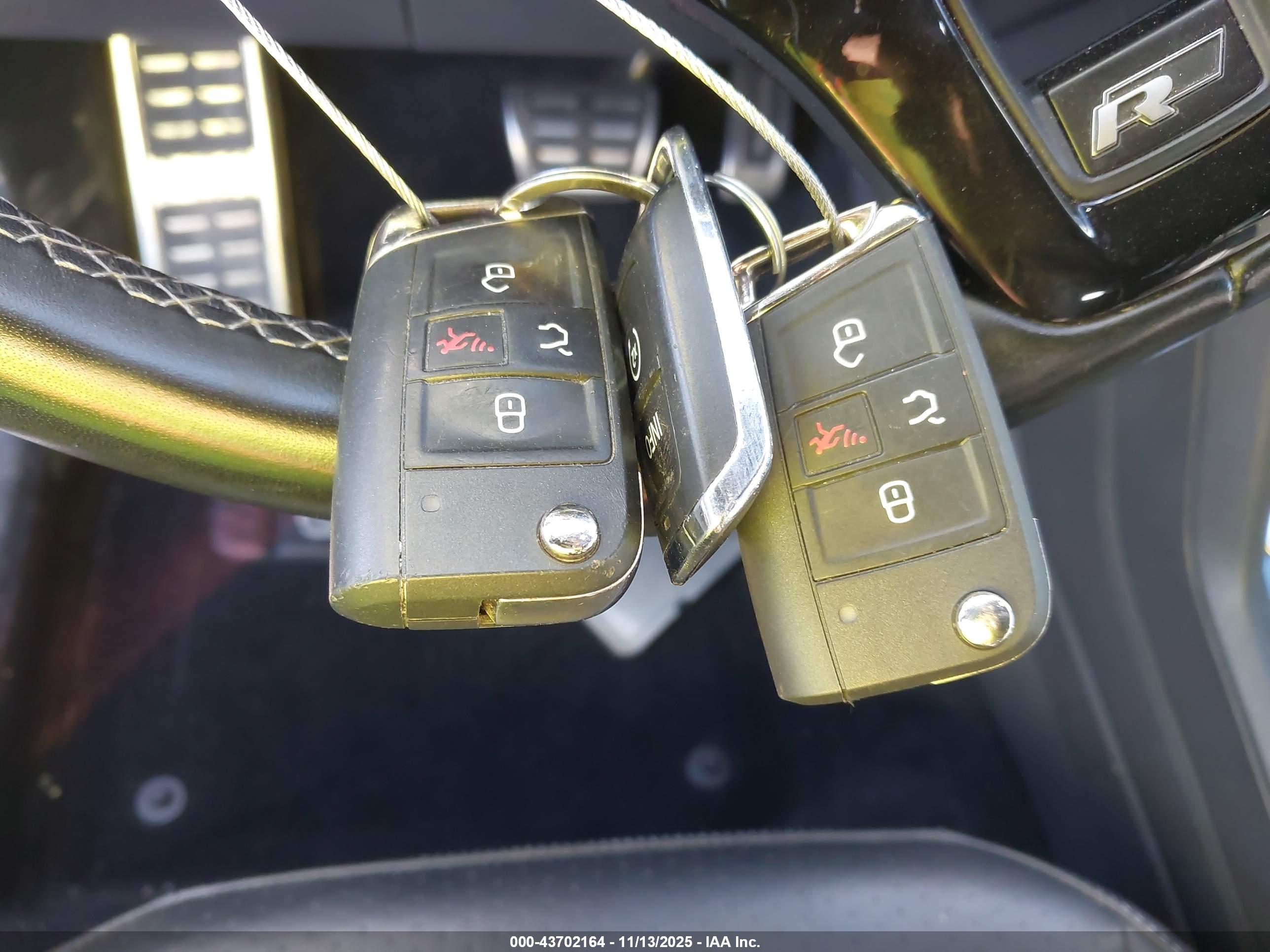 VOLKSWAGEN TIGUAN image 11