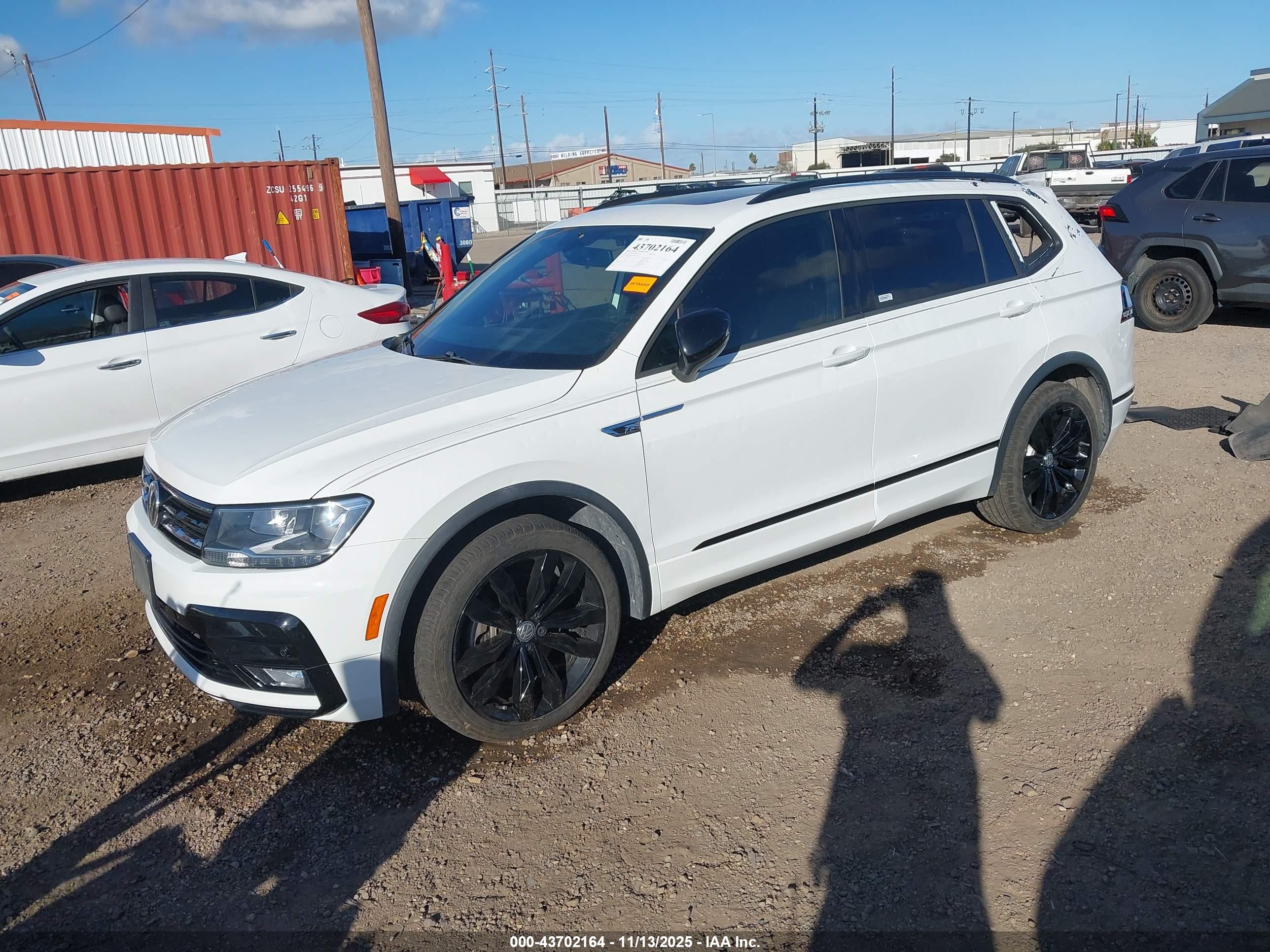 VOLKSWAGEN TIGUAN image 2