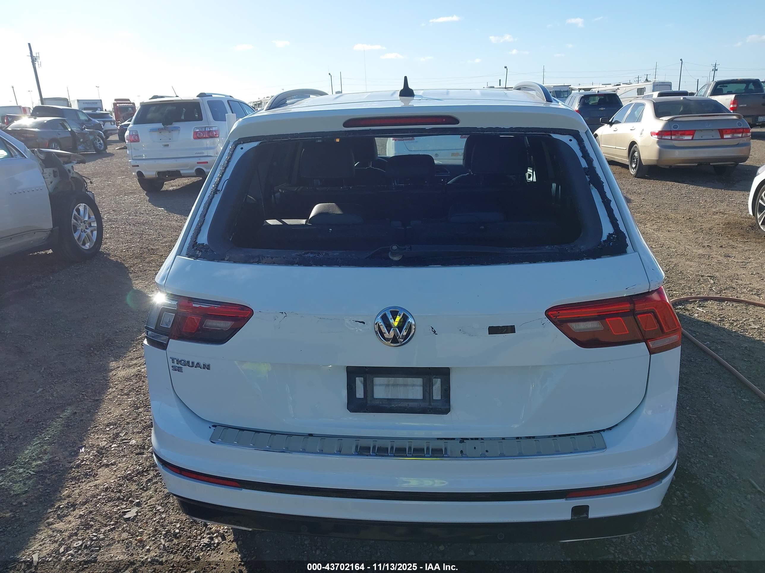 VOLKSWAGEN TIGUAN image 6