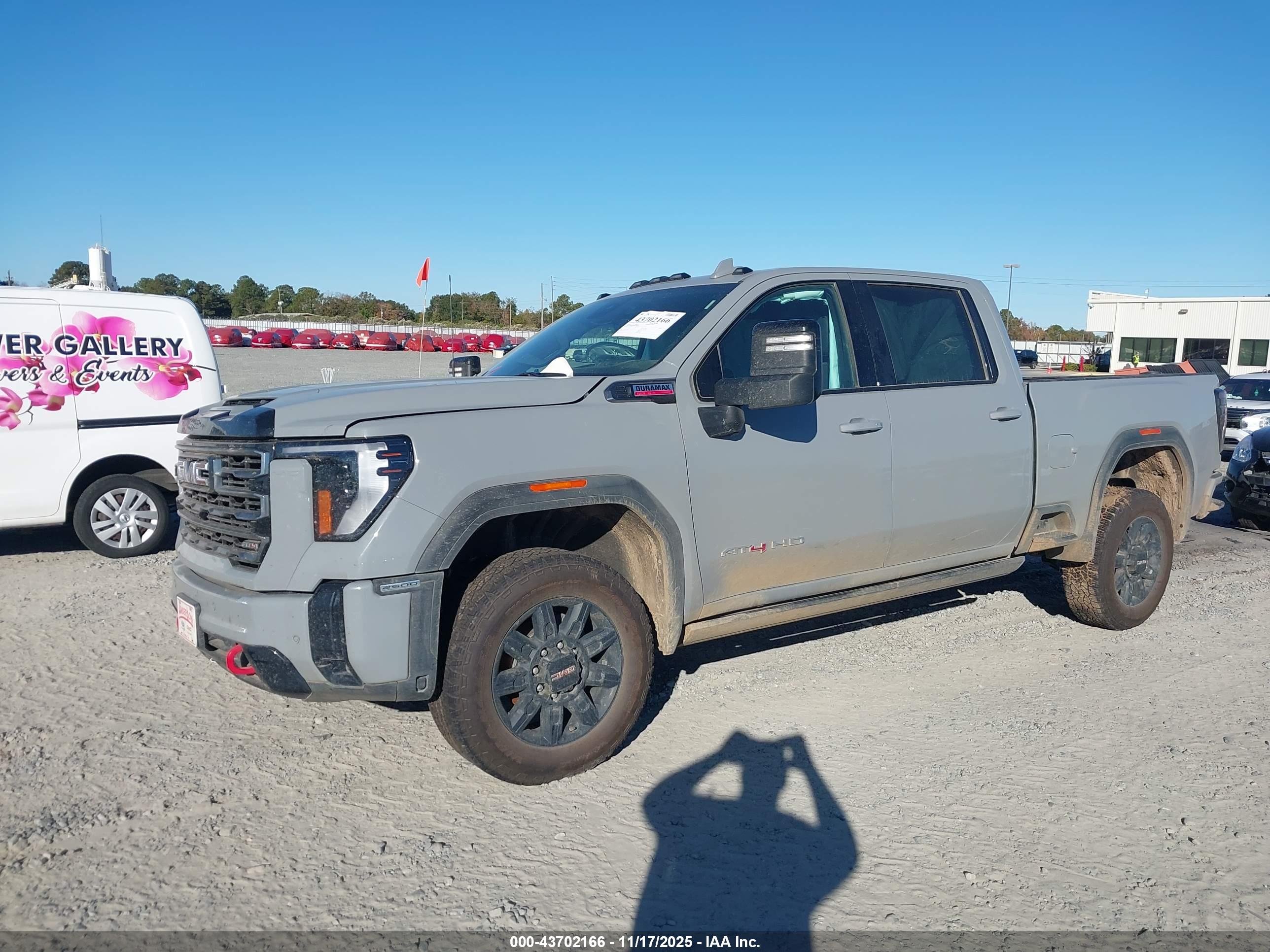 GMC SIERRA image 2