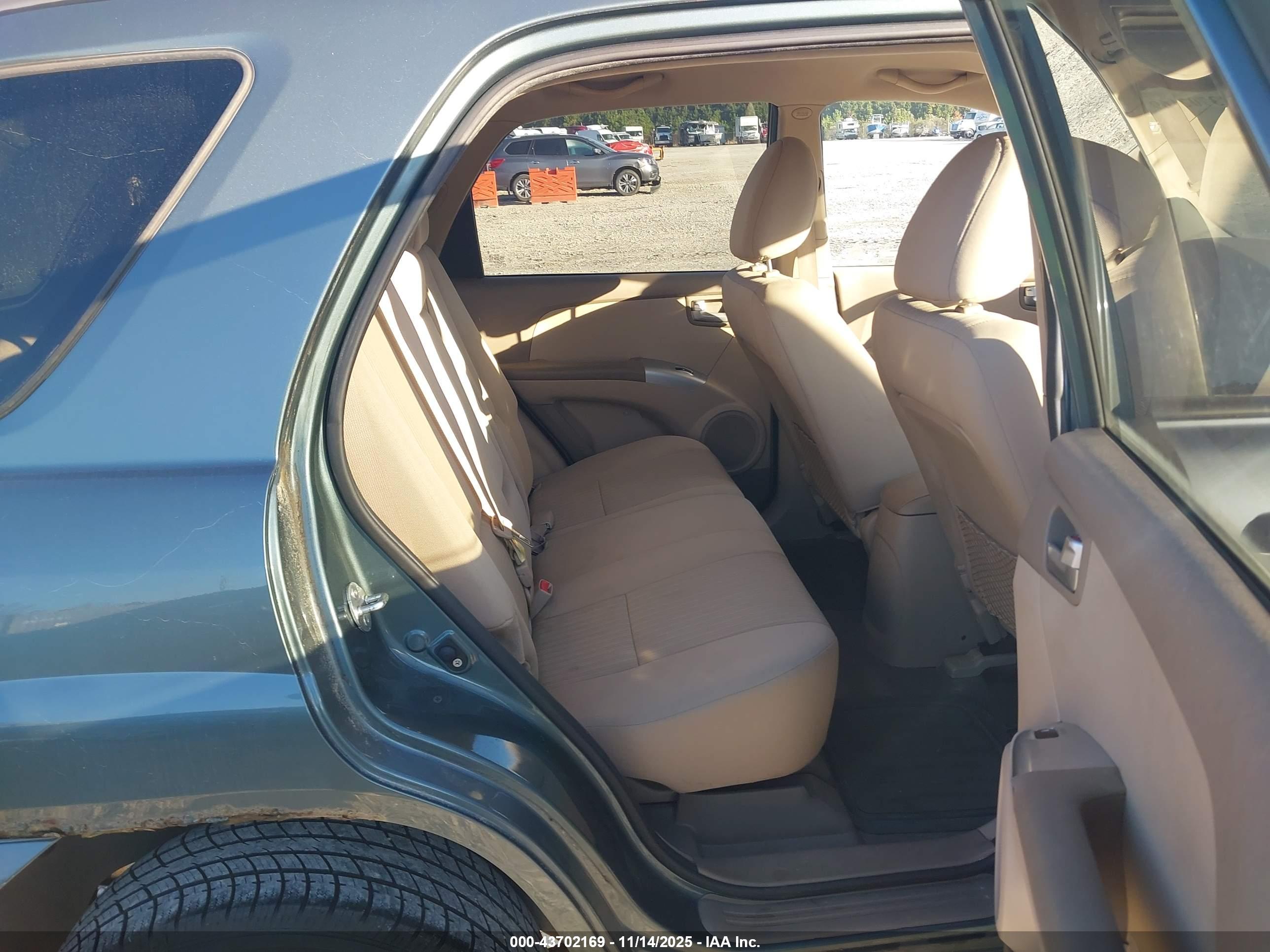 KIA SPORTAGE image 8