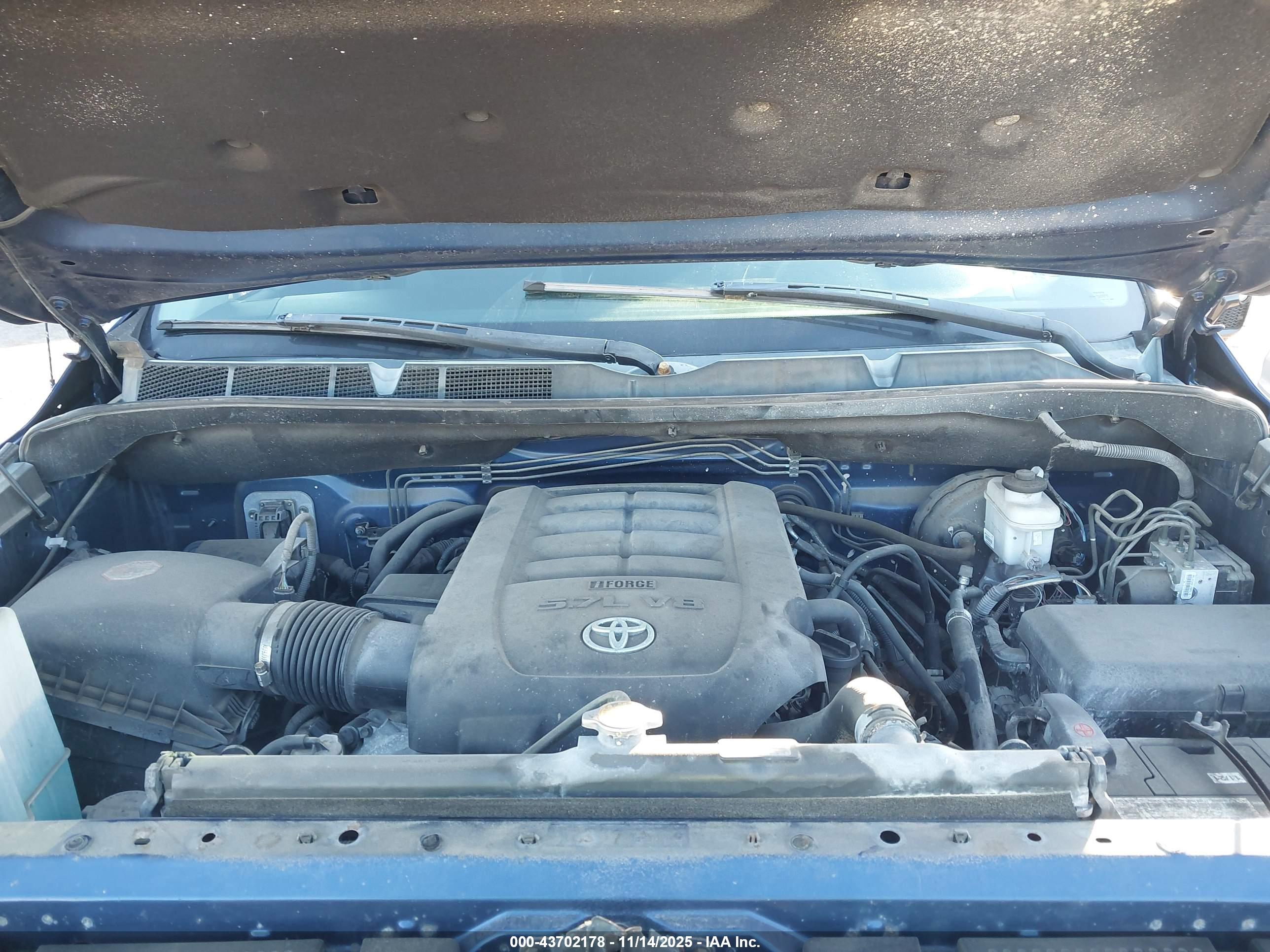 TOYOTA TUNDRA image 10