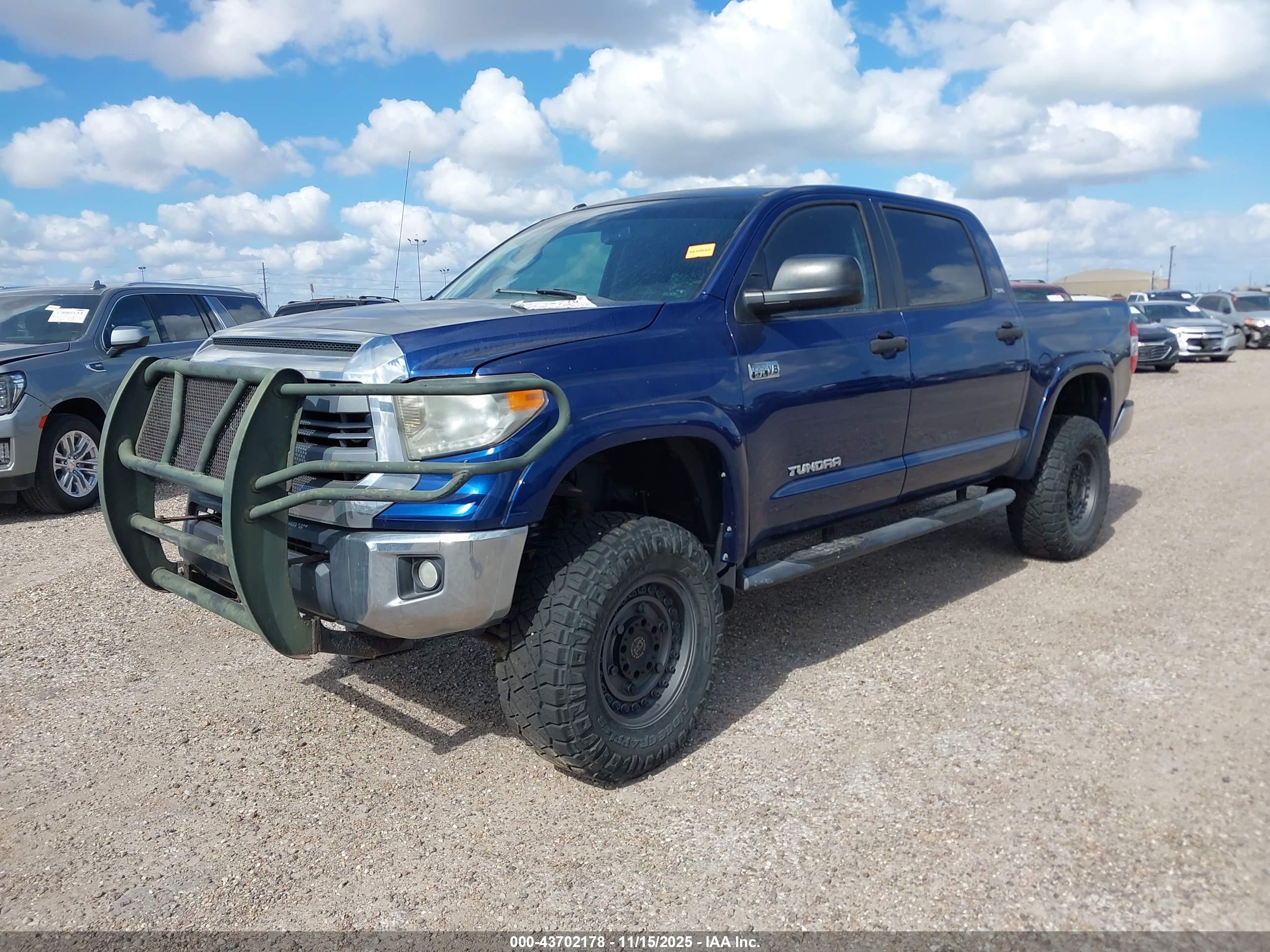 TOYOTA TUNDRA image 2