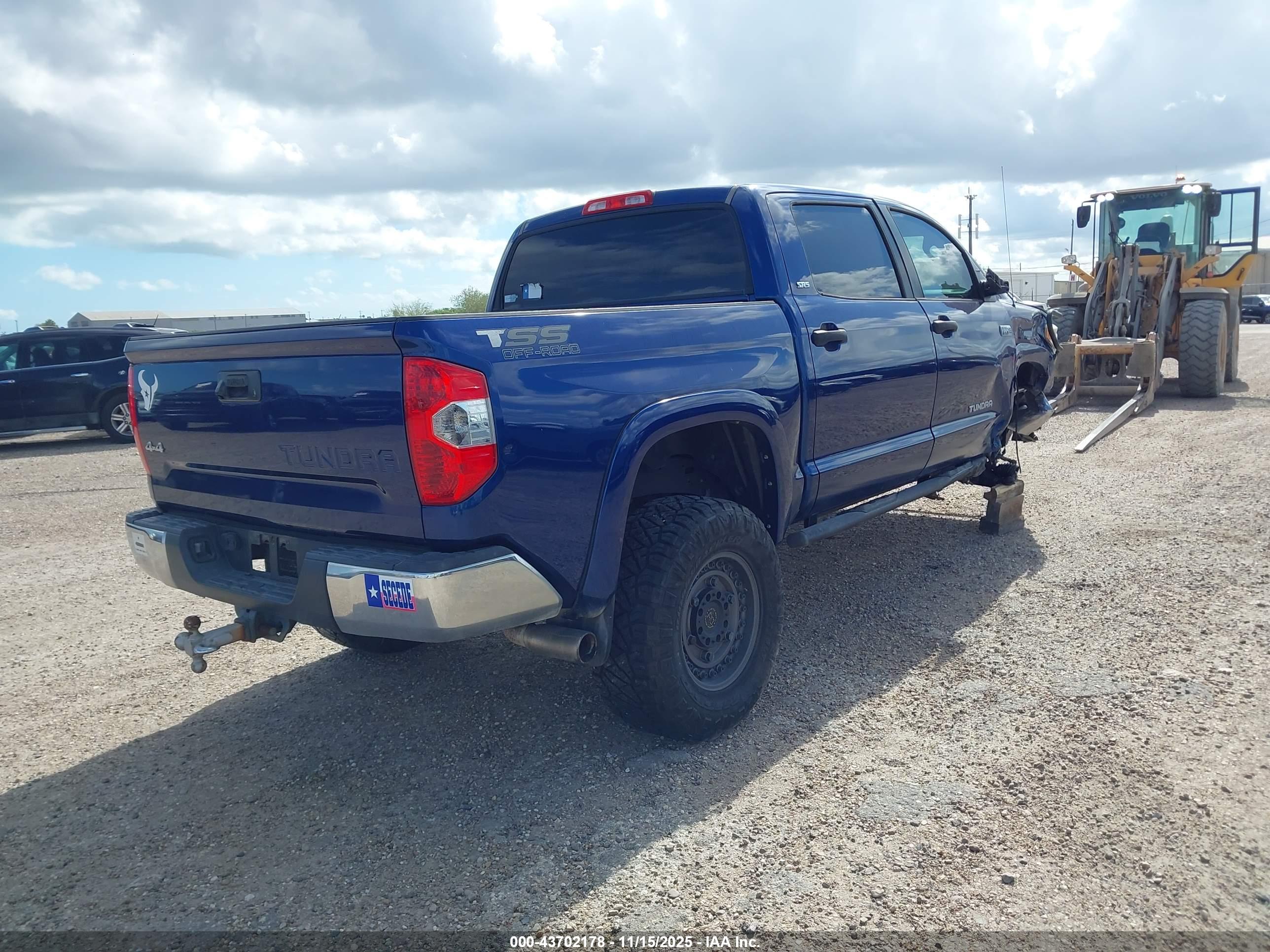 TOYOTA TUNDRA image 4