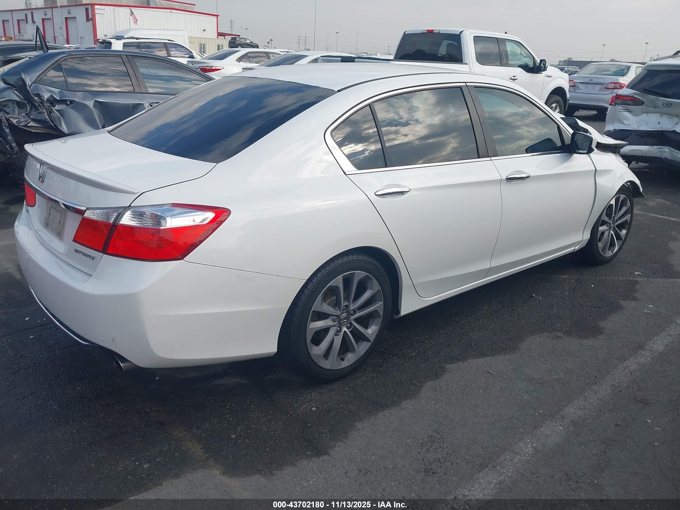 HONDA ACCORD image 4