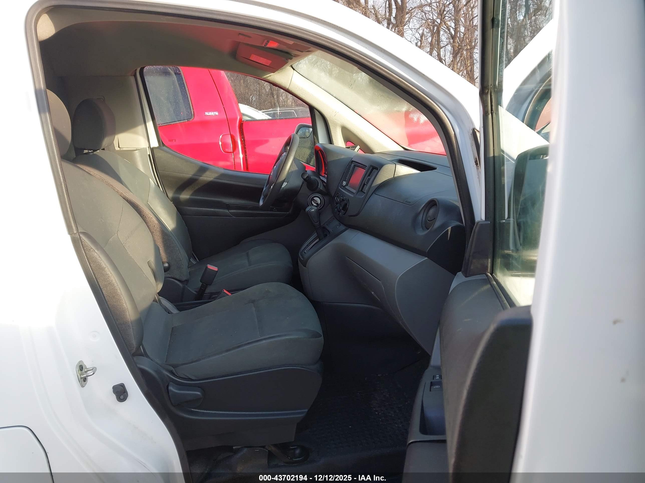 NISSAN NV200 image 5