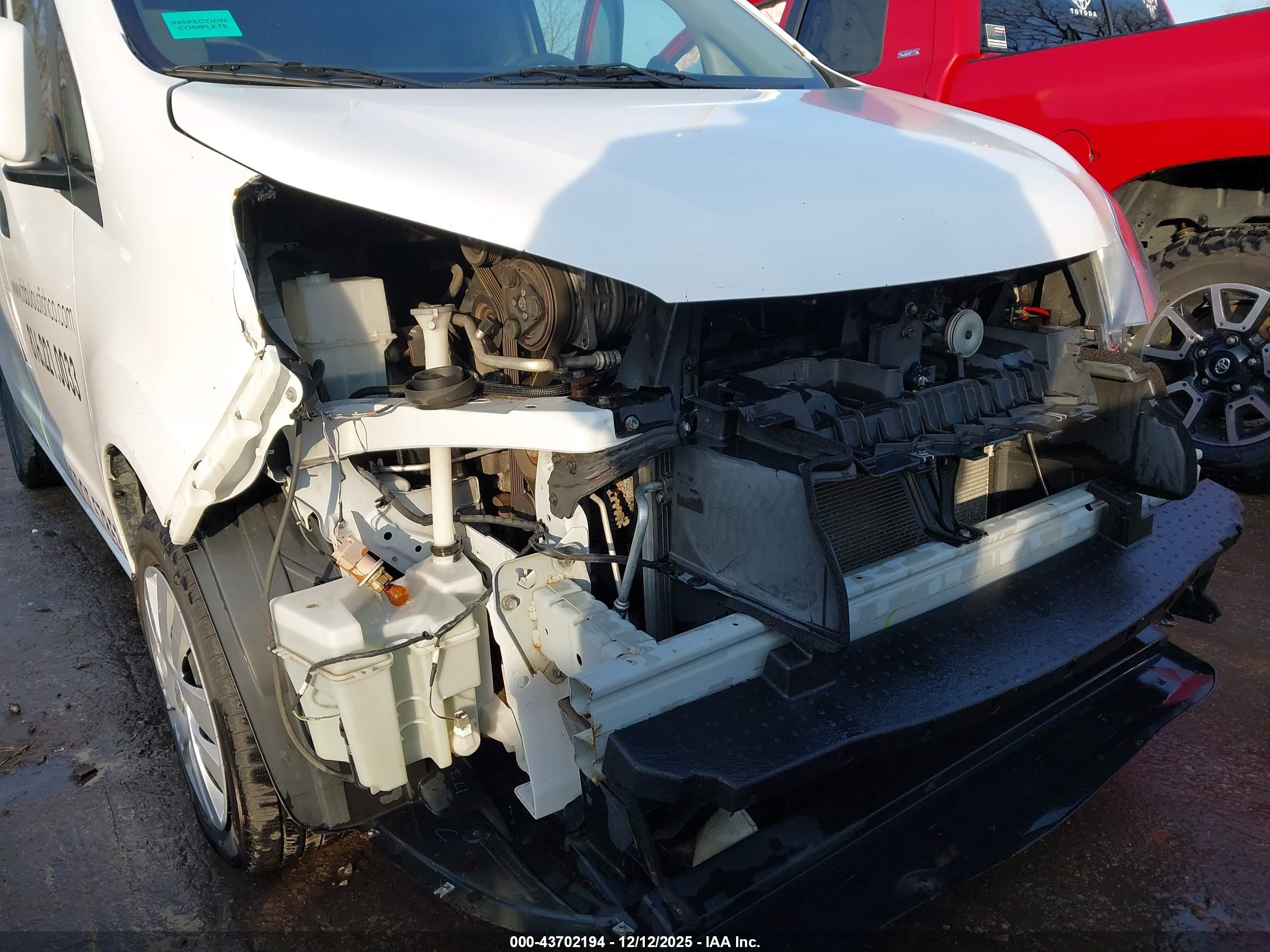NISSAN NV200 image 6