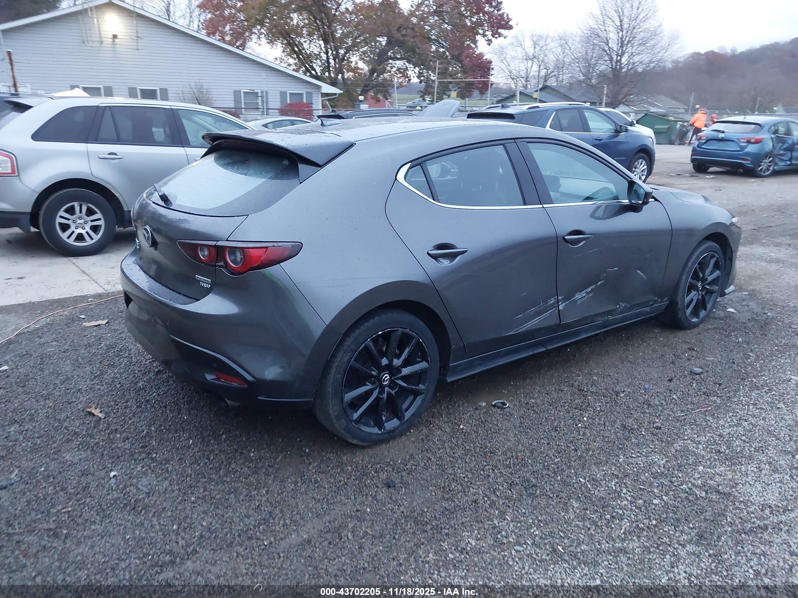 MAZDA MAZDA3 image 4