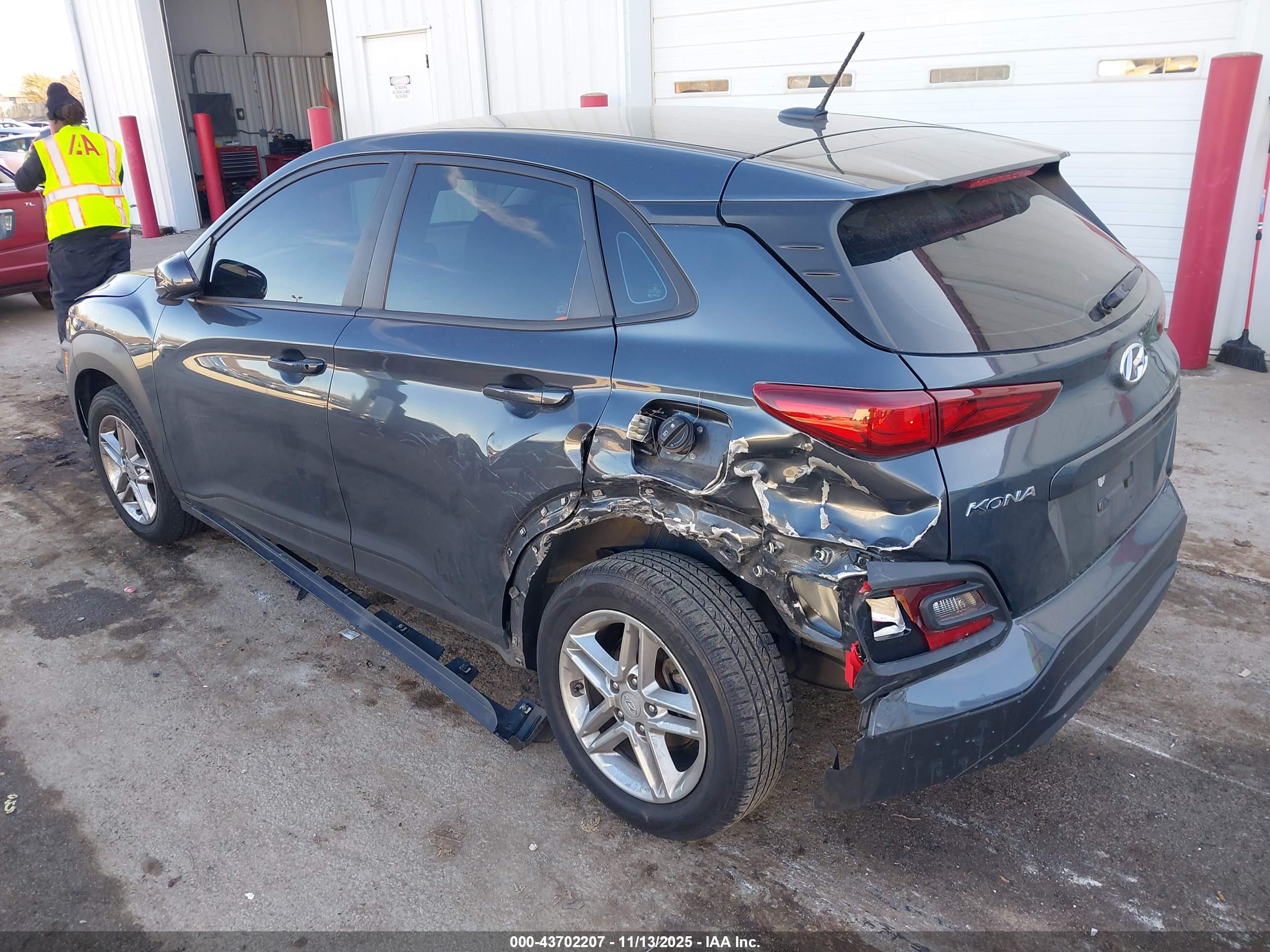 HYUNDAI KONA image 3