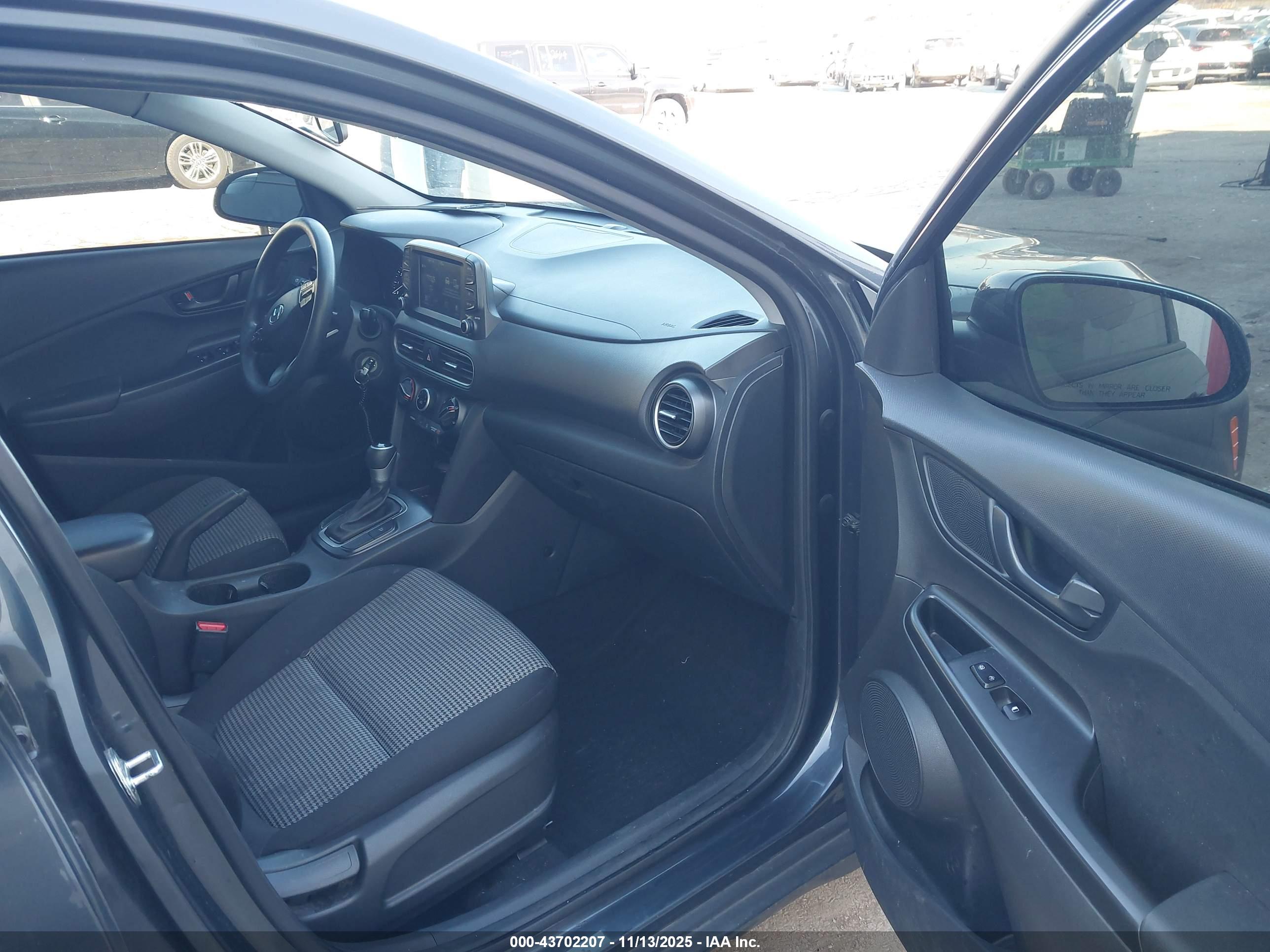 HYUNDAI KONA image 5