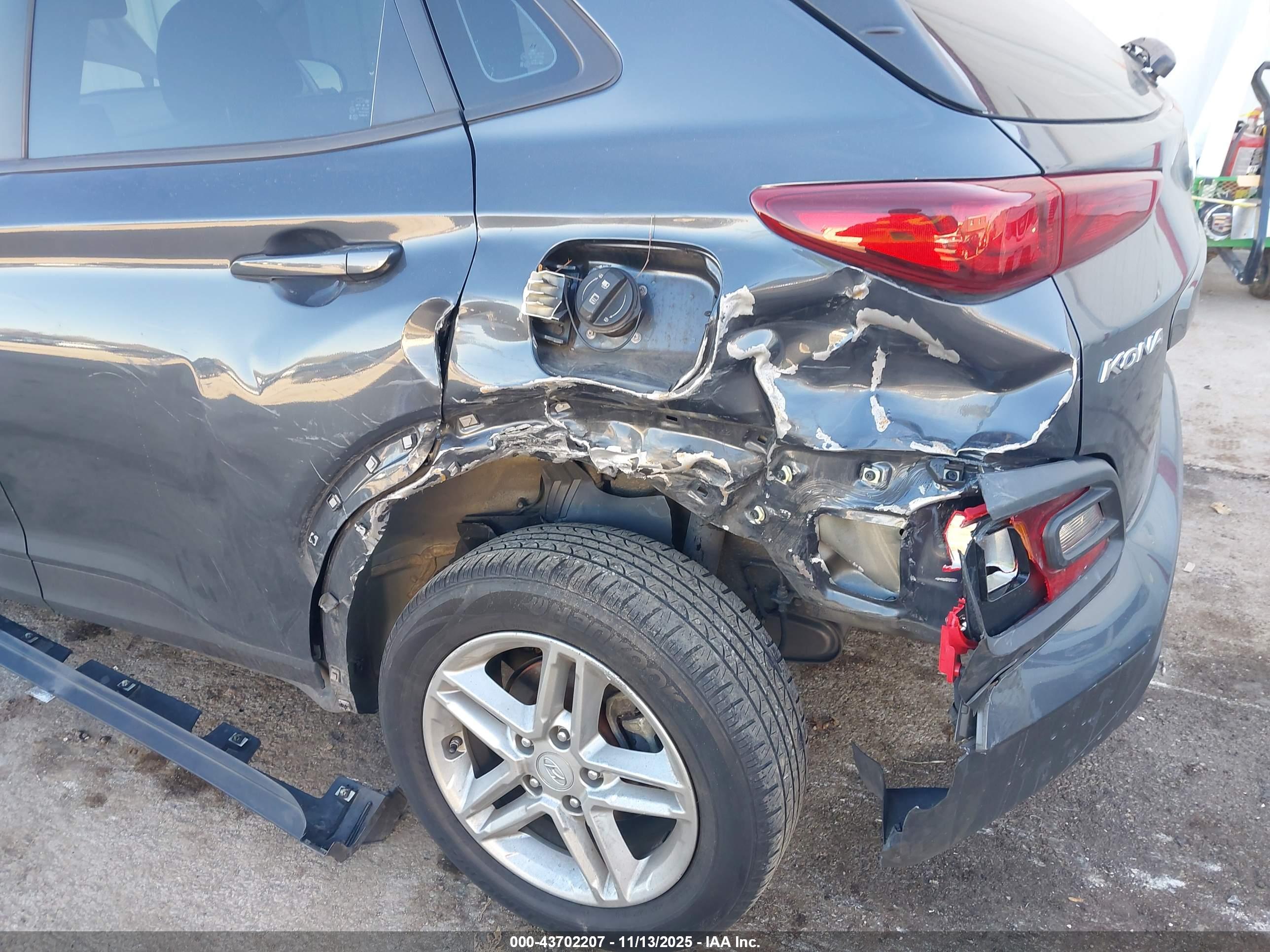 HYUNDAI KONA image 6